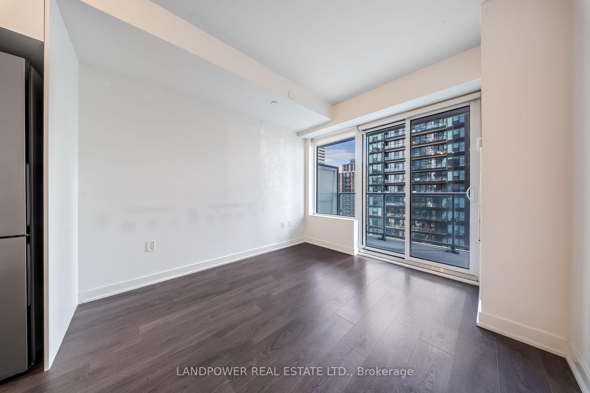 99 Broadway Avenue Unit 1611 photo 17