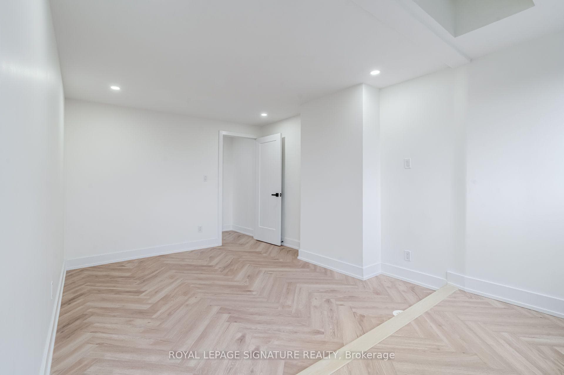 861 O'Connor Drive Unit 1 photo 19