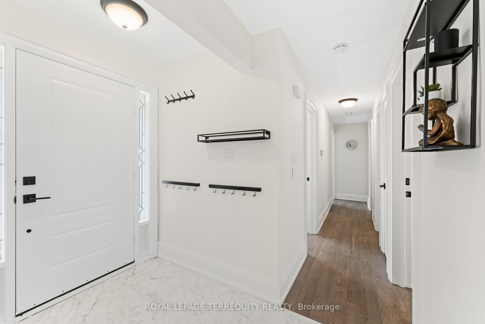 2 Hernshaw Crescent photo 3