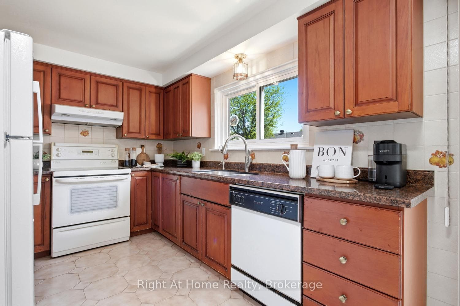12 Pittmann Crescent photo 17