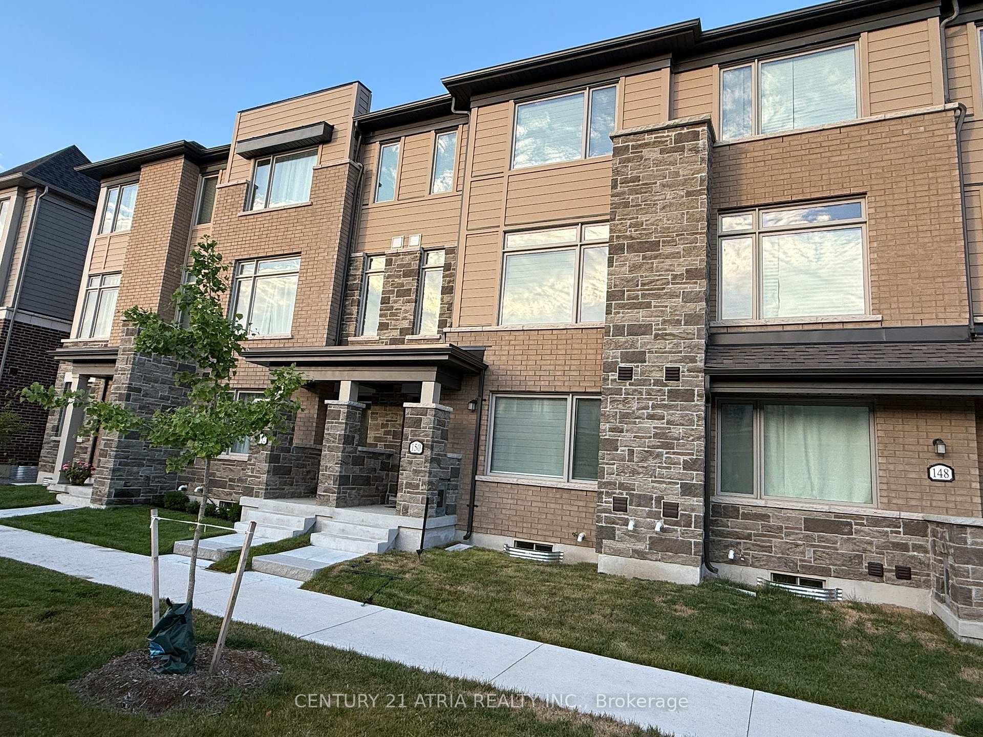 150 Lageer Drive photo 1