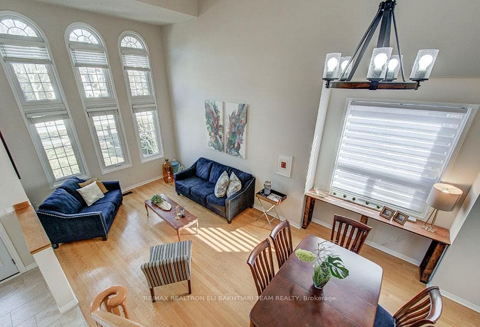 136 Elizabeth Street photo 12