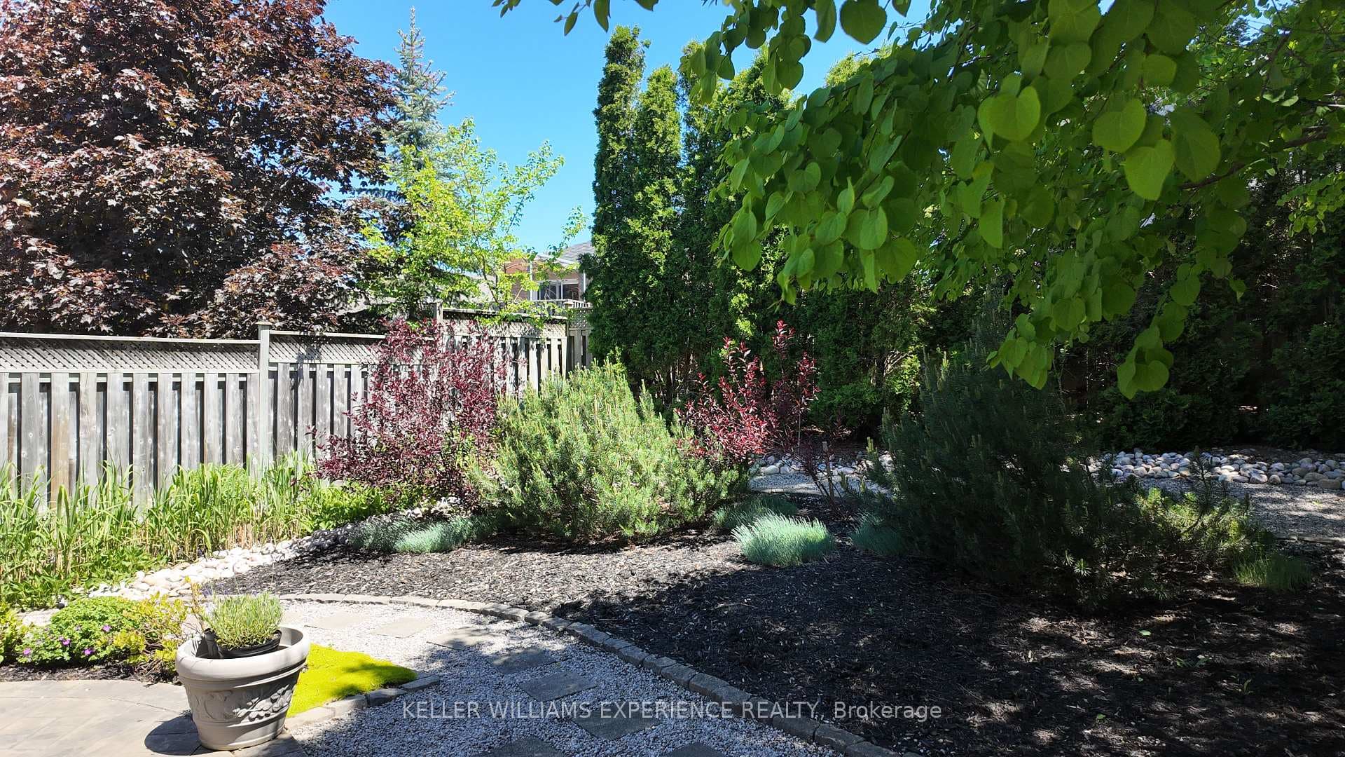 25 Muir Drive photo 8