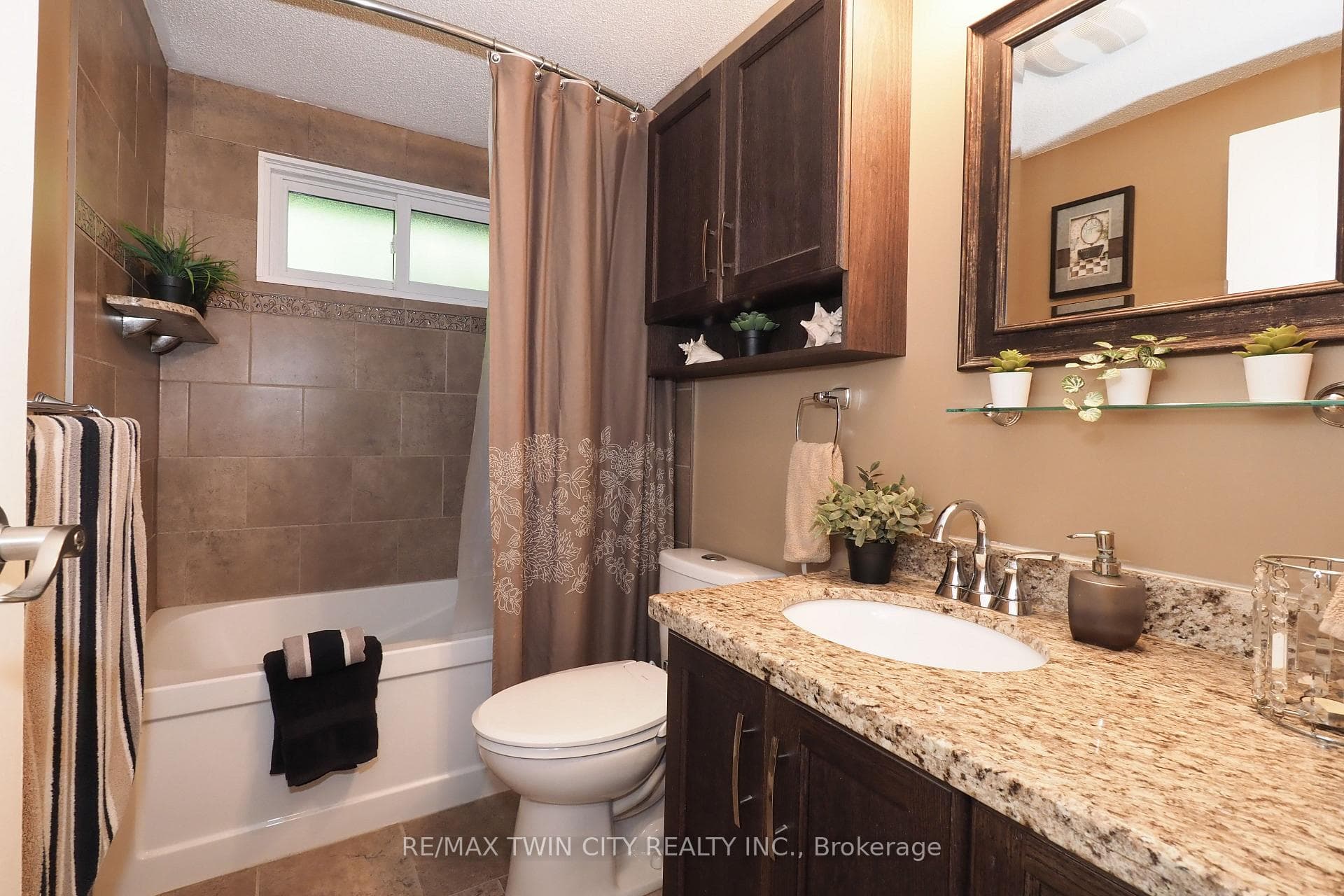44 Milton Avenue photo 18