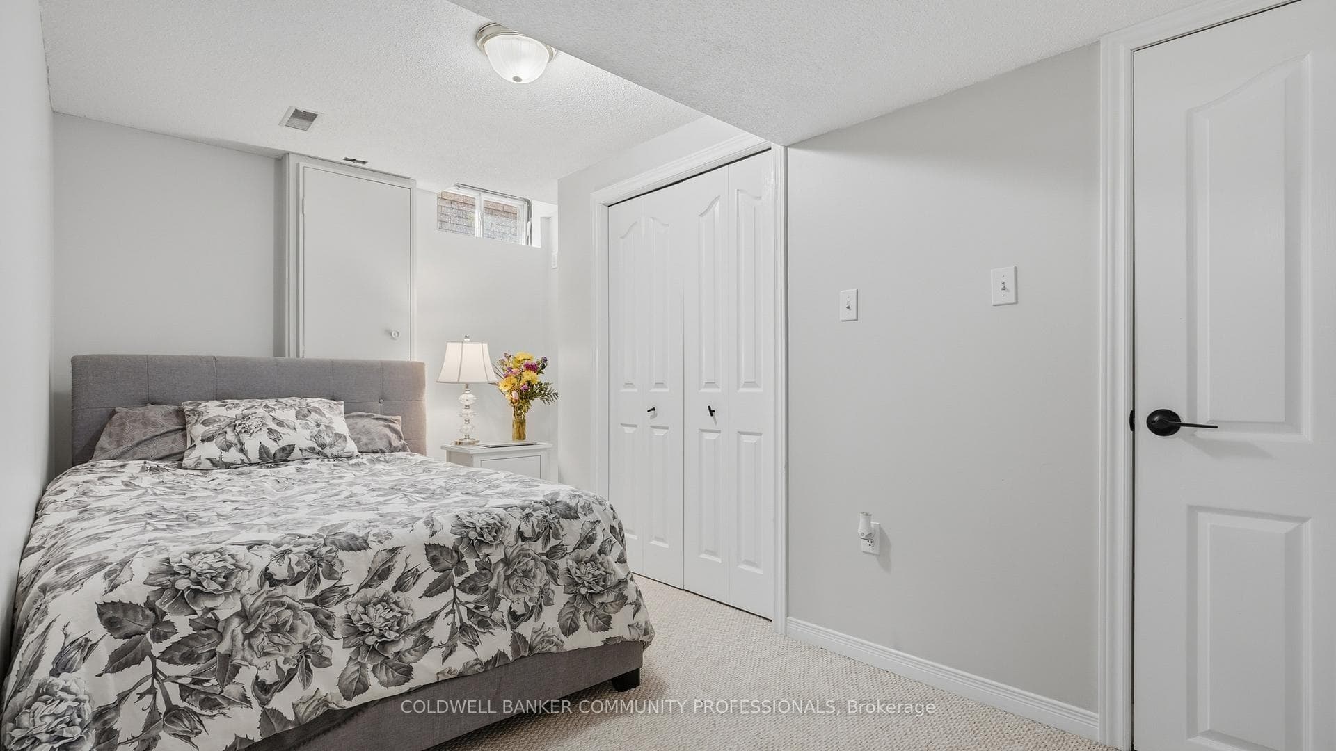 28 Glenhollow Drive photo 33