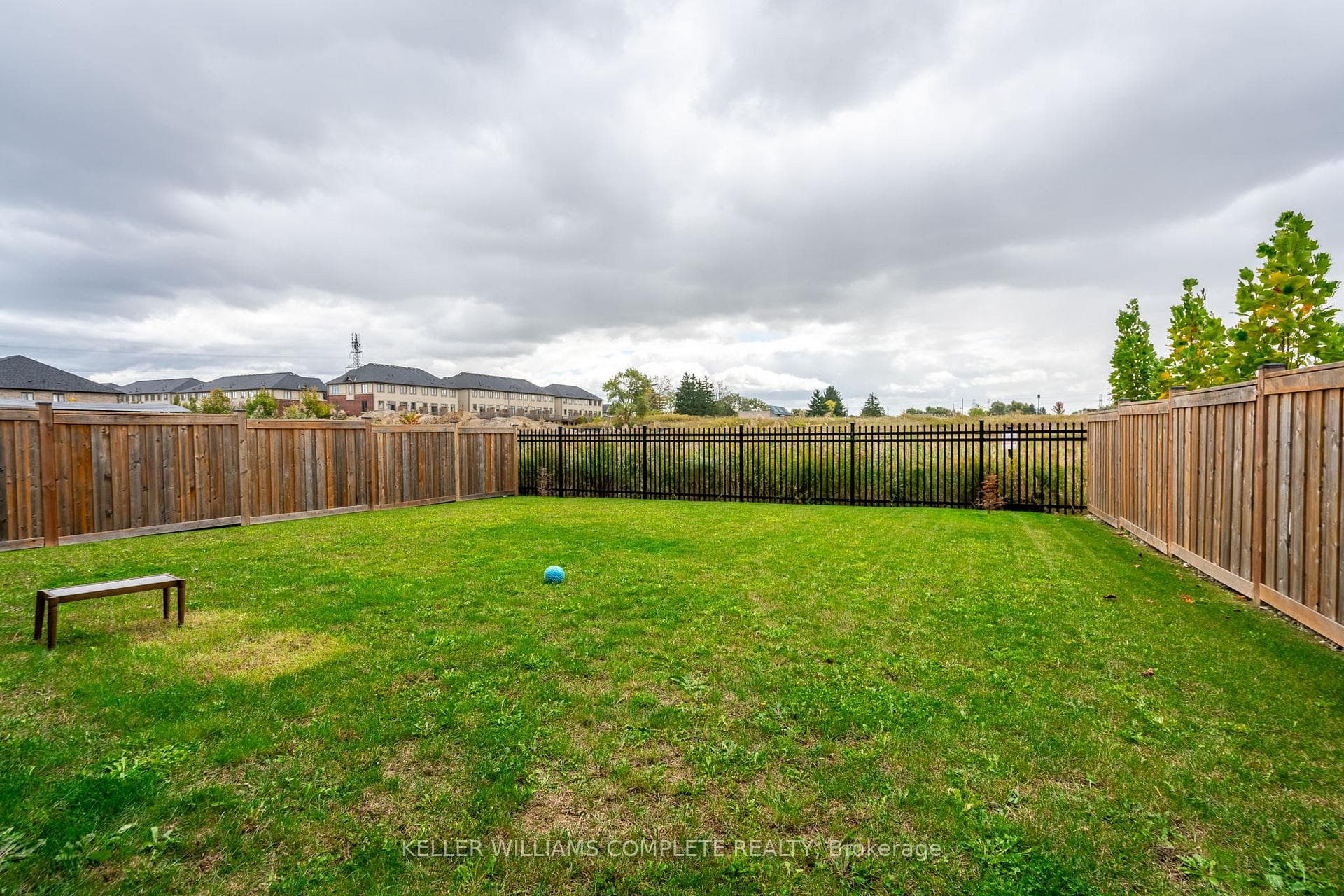 10 Robertson Road photo 37