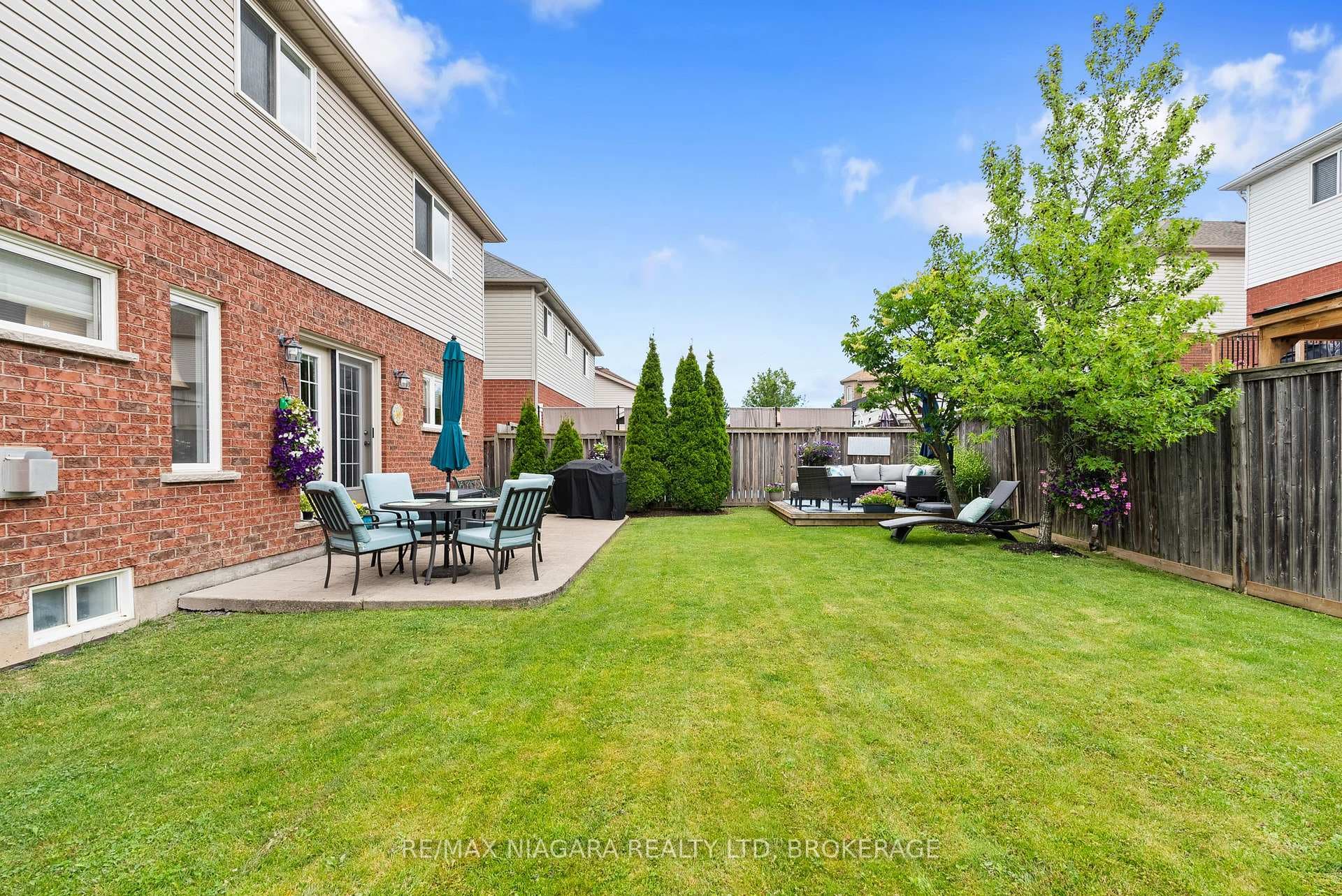 282 Winterberry Boulevard photo 39