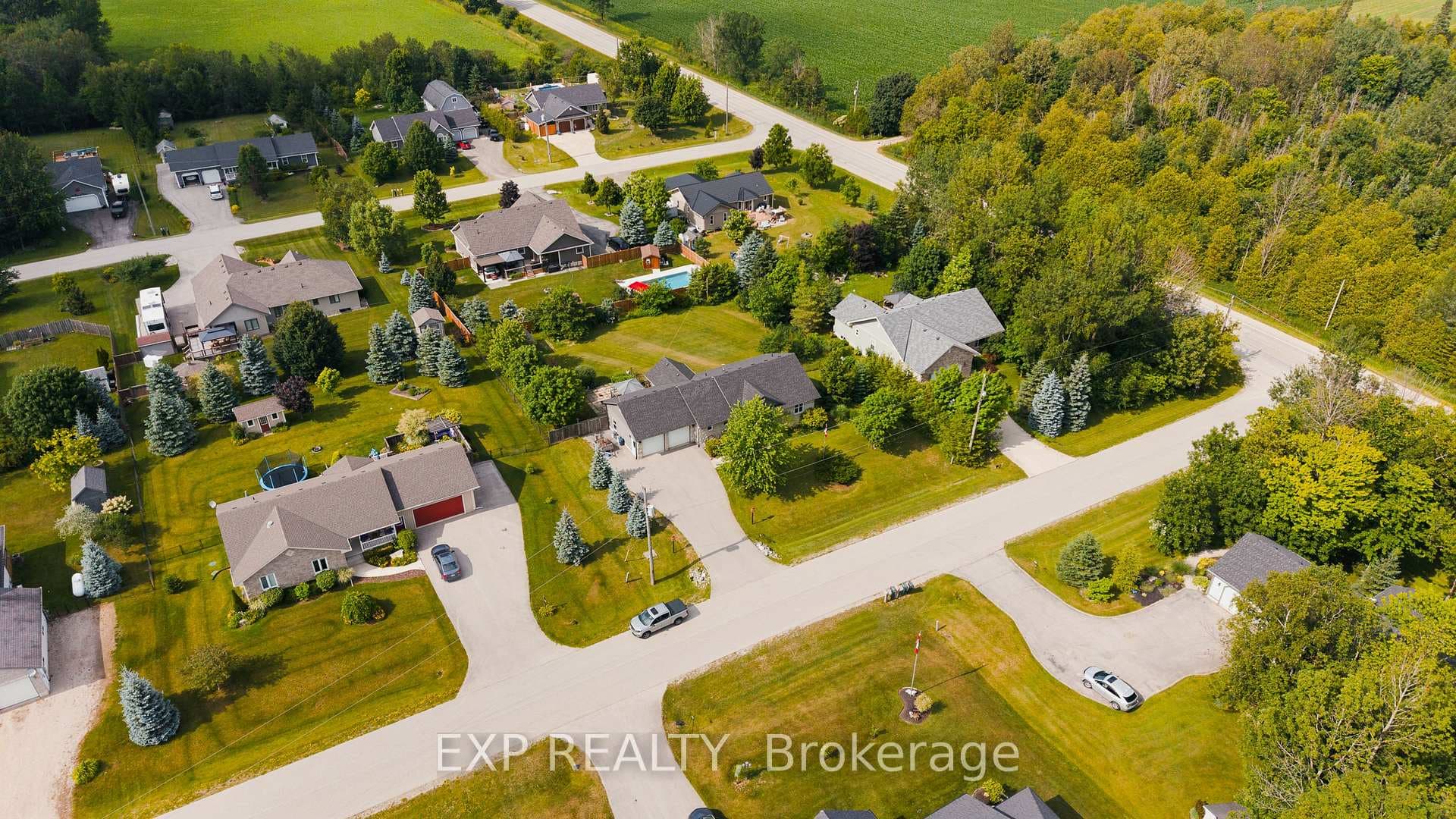 14 Regency Drive photo 37