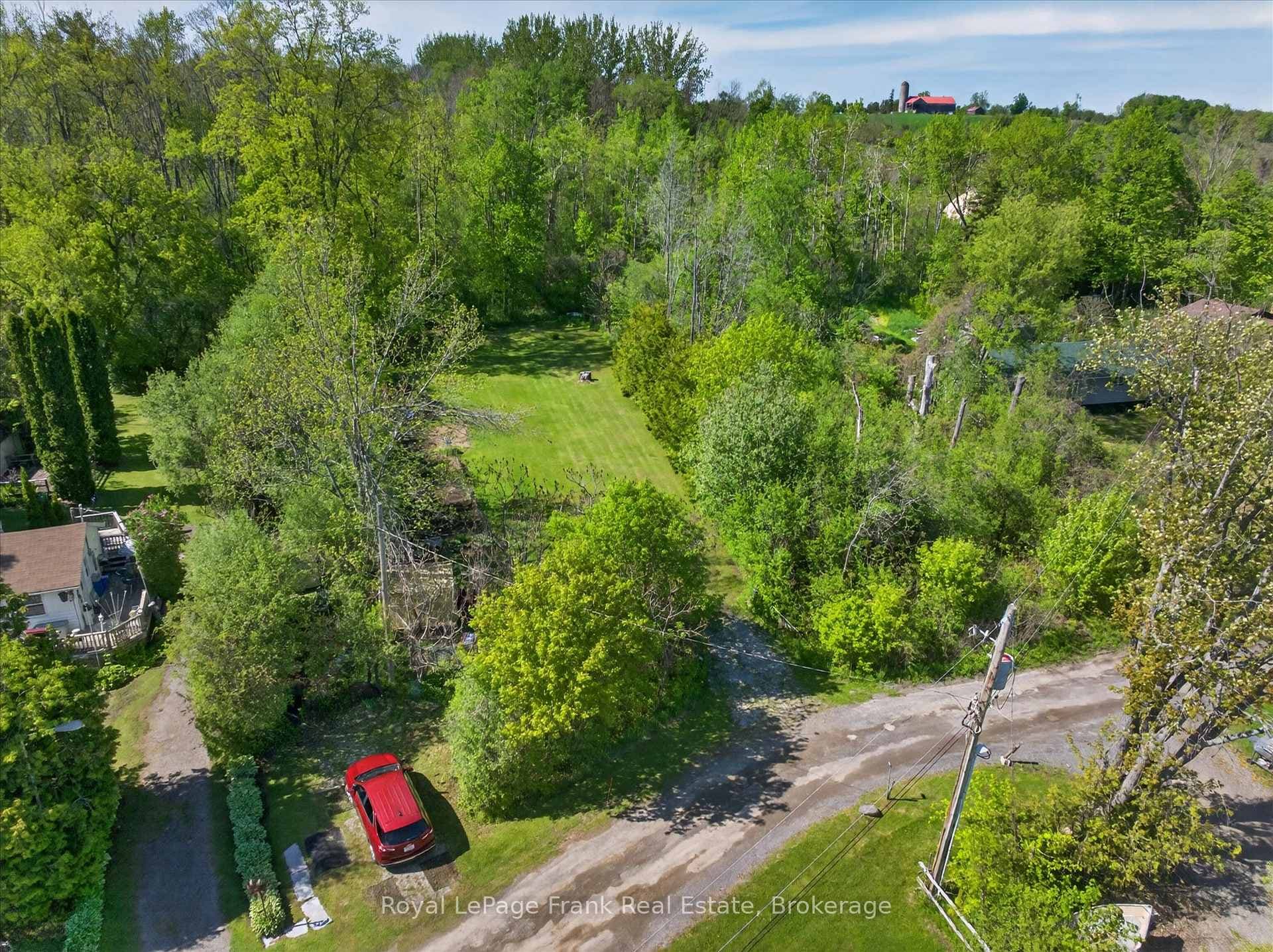 692 North Shore Drive photo 3
