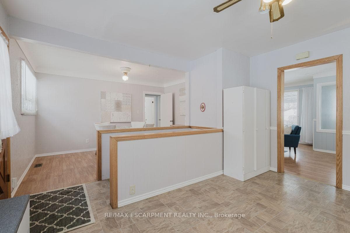 18 Marion Crescent photo 10