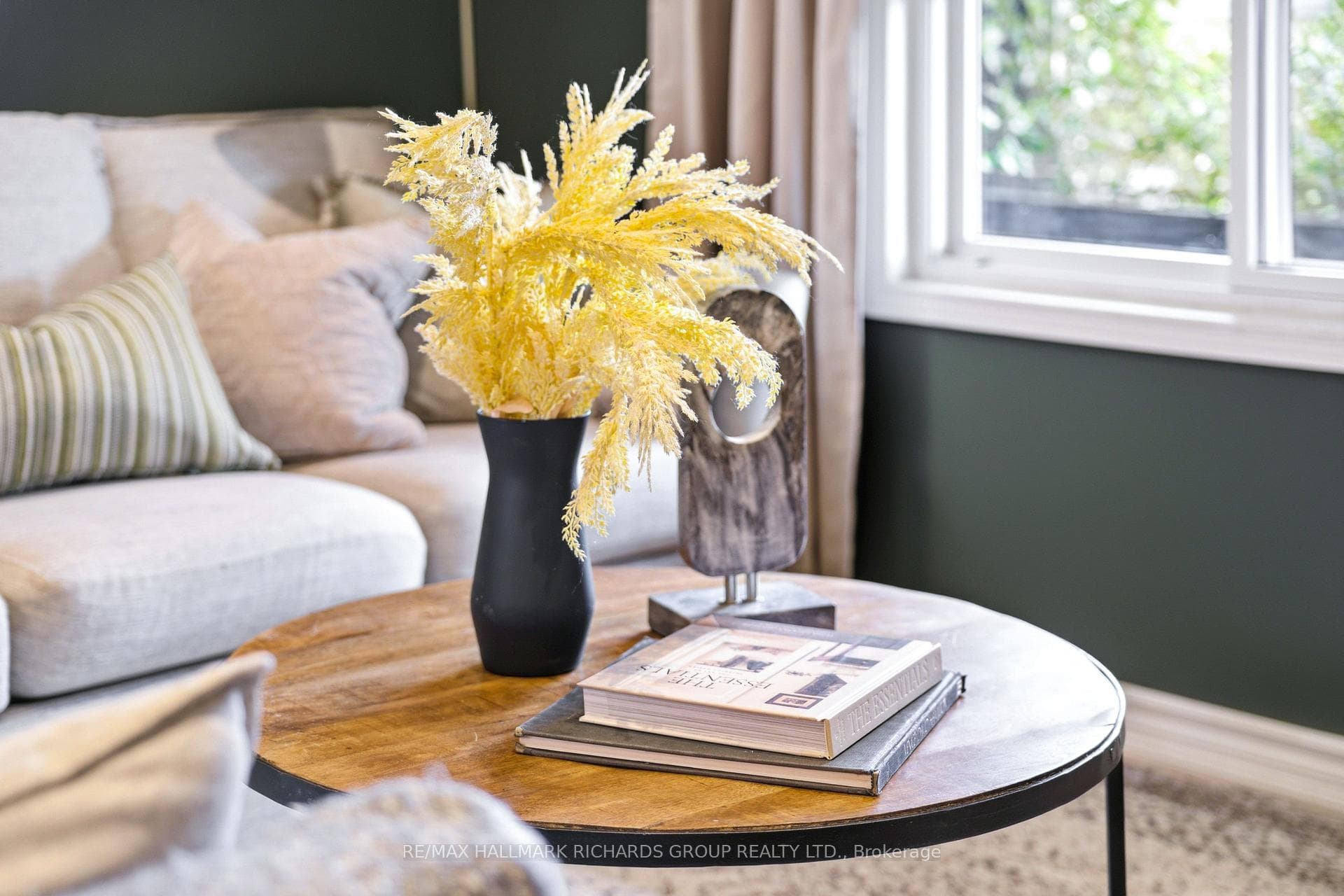 38 Burgess Avenue photo 4