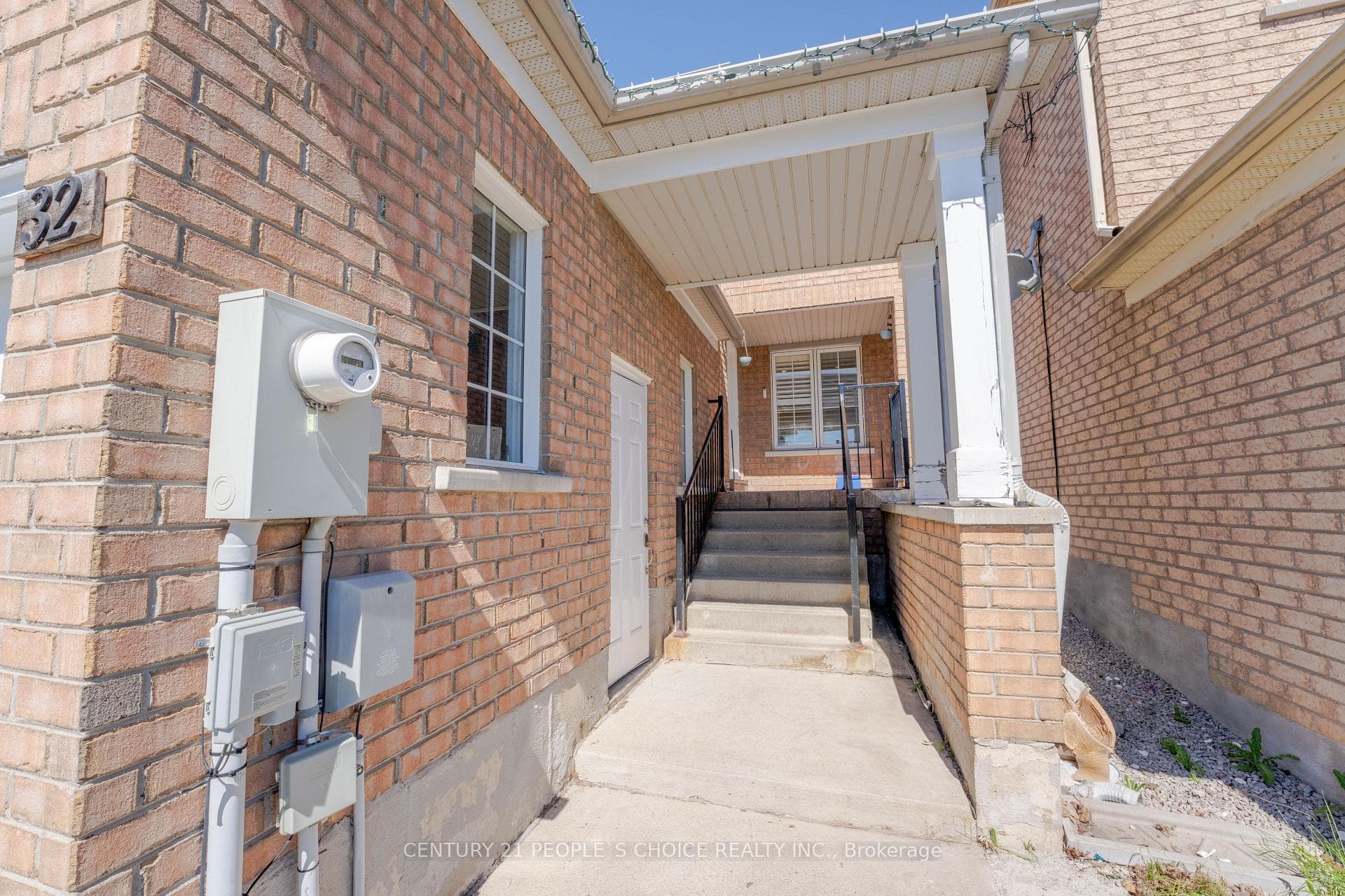 32 Summerdale Crescent photo 4