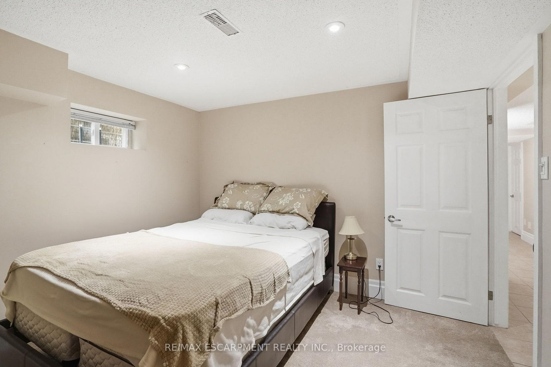 344 East 36th Street photo 27