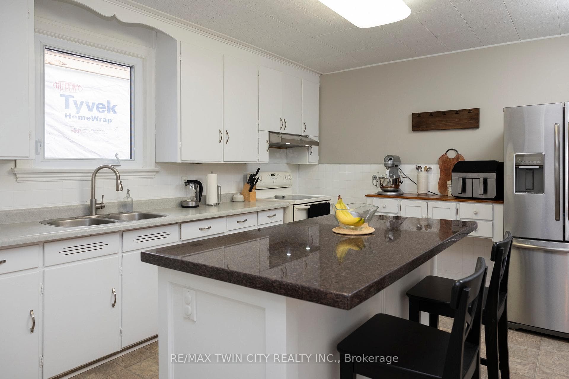 205 CHATHAM Street photo 17