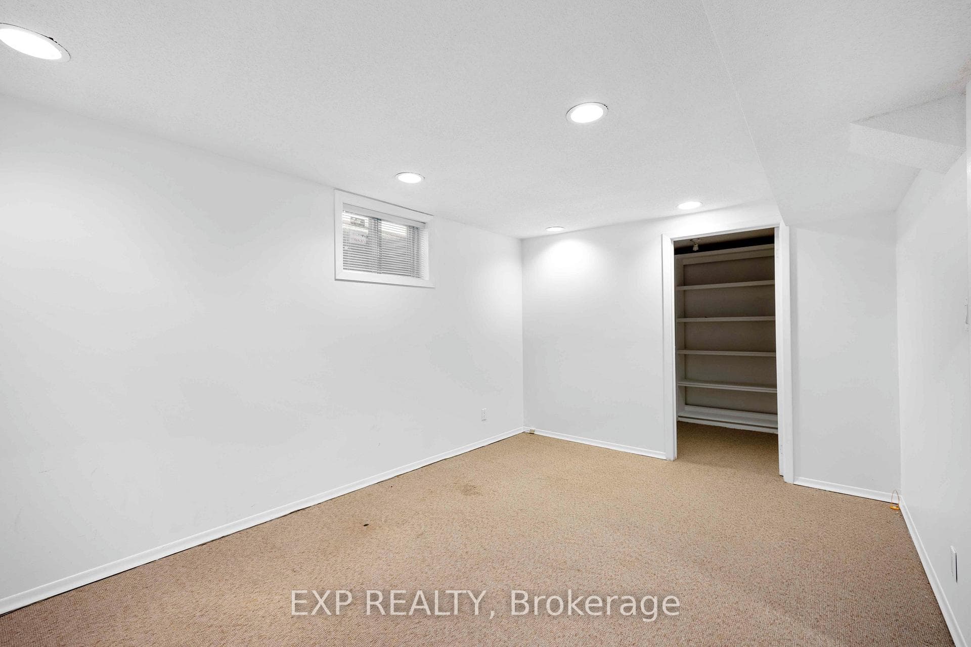 70 Gretman Crescent photo 16