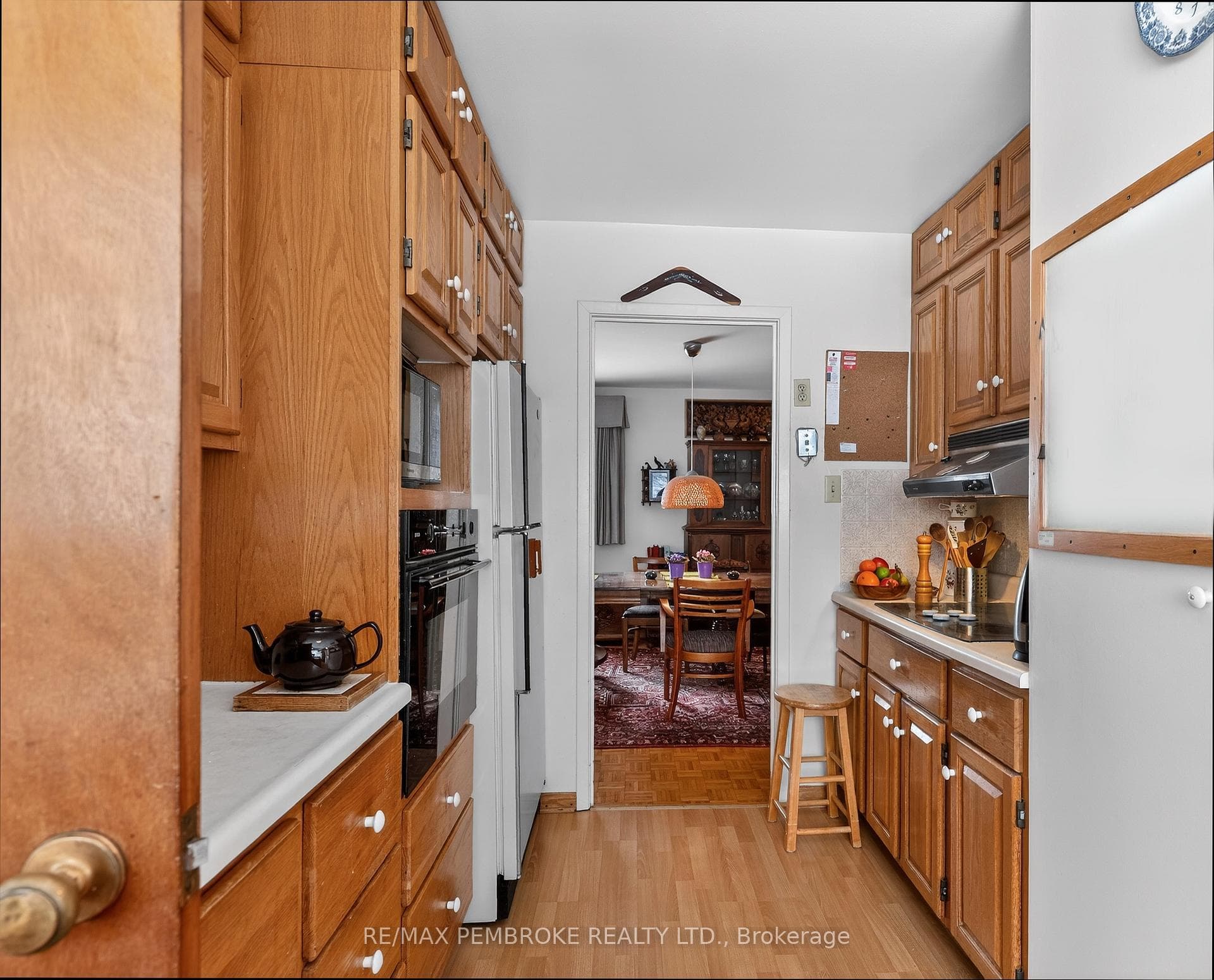 98 Glendale Avenue photo 17