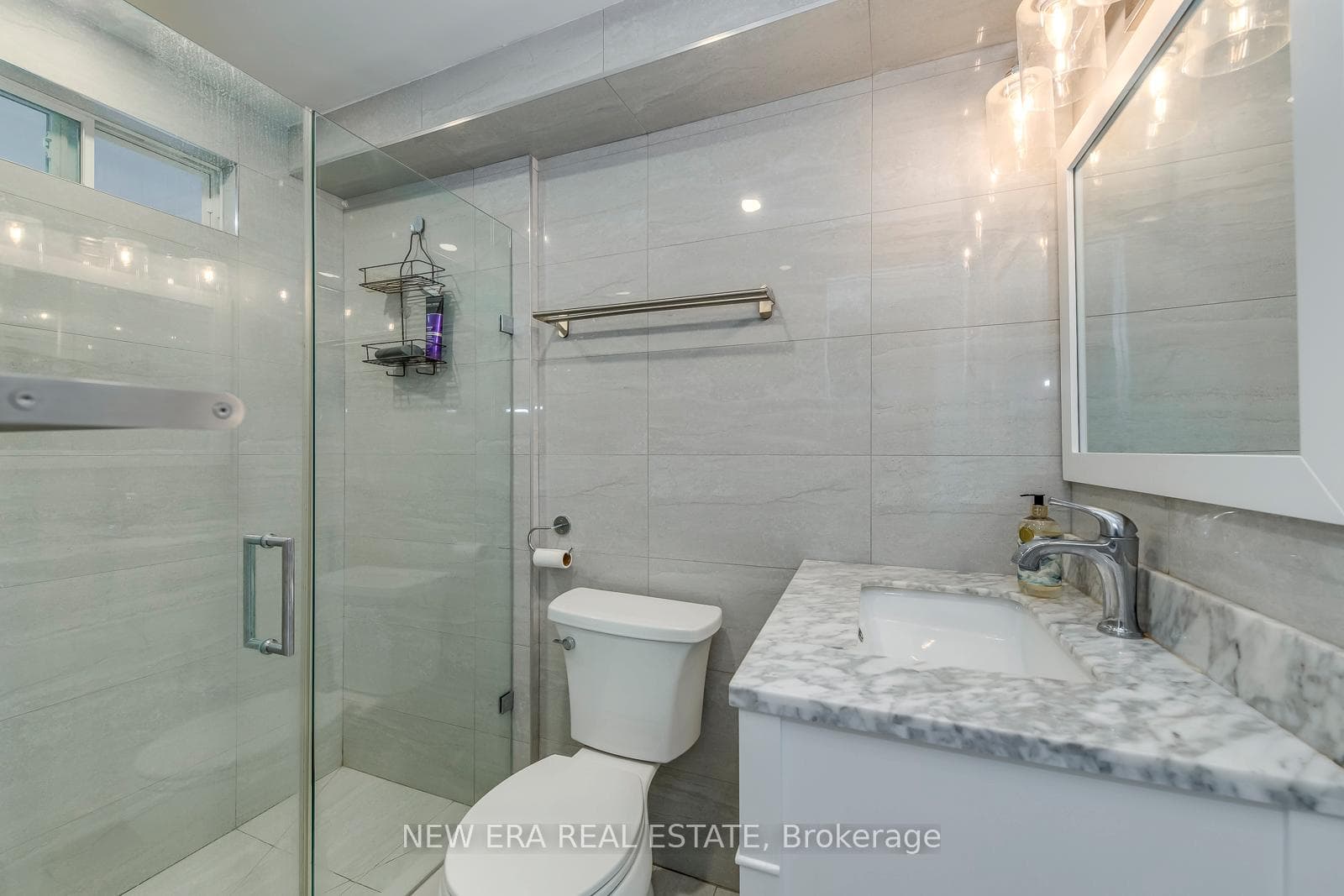 2598 Chalkwell Close photo 19