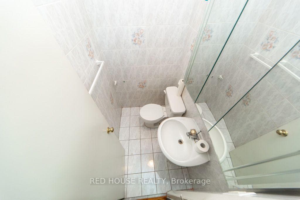 658 Vaughan Road photo 10