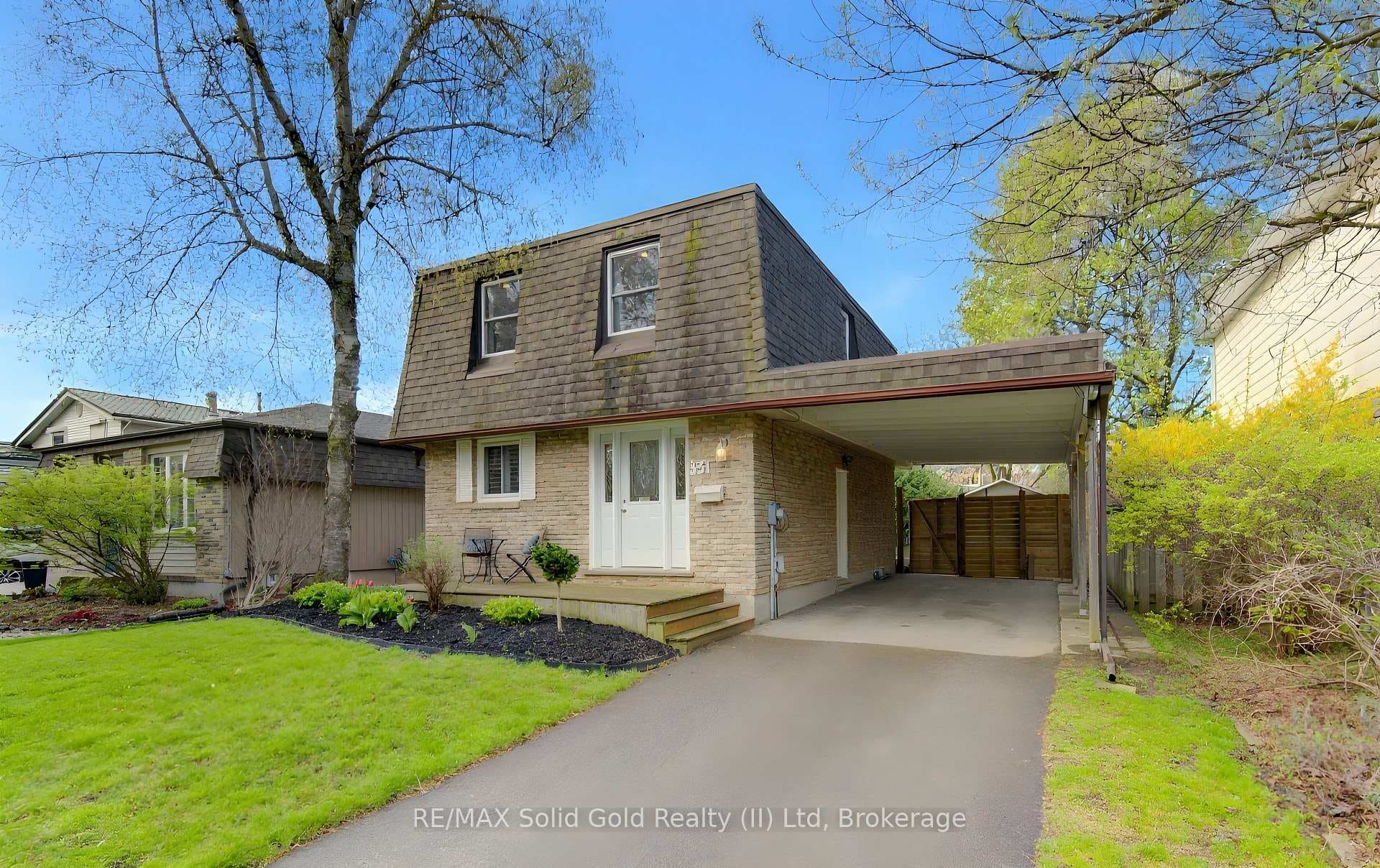 331 Dansbury Drive photo 2
