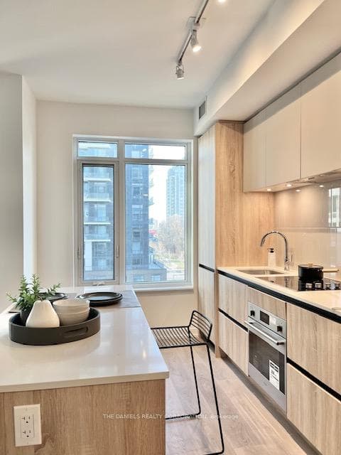 8 Beverley Glen Boulevard Unit 506 photo 7