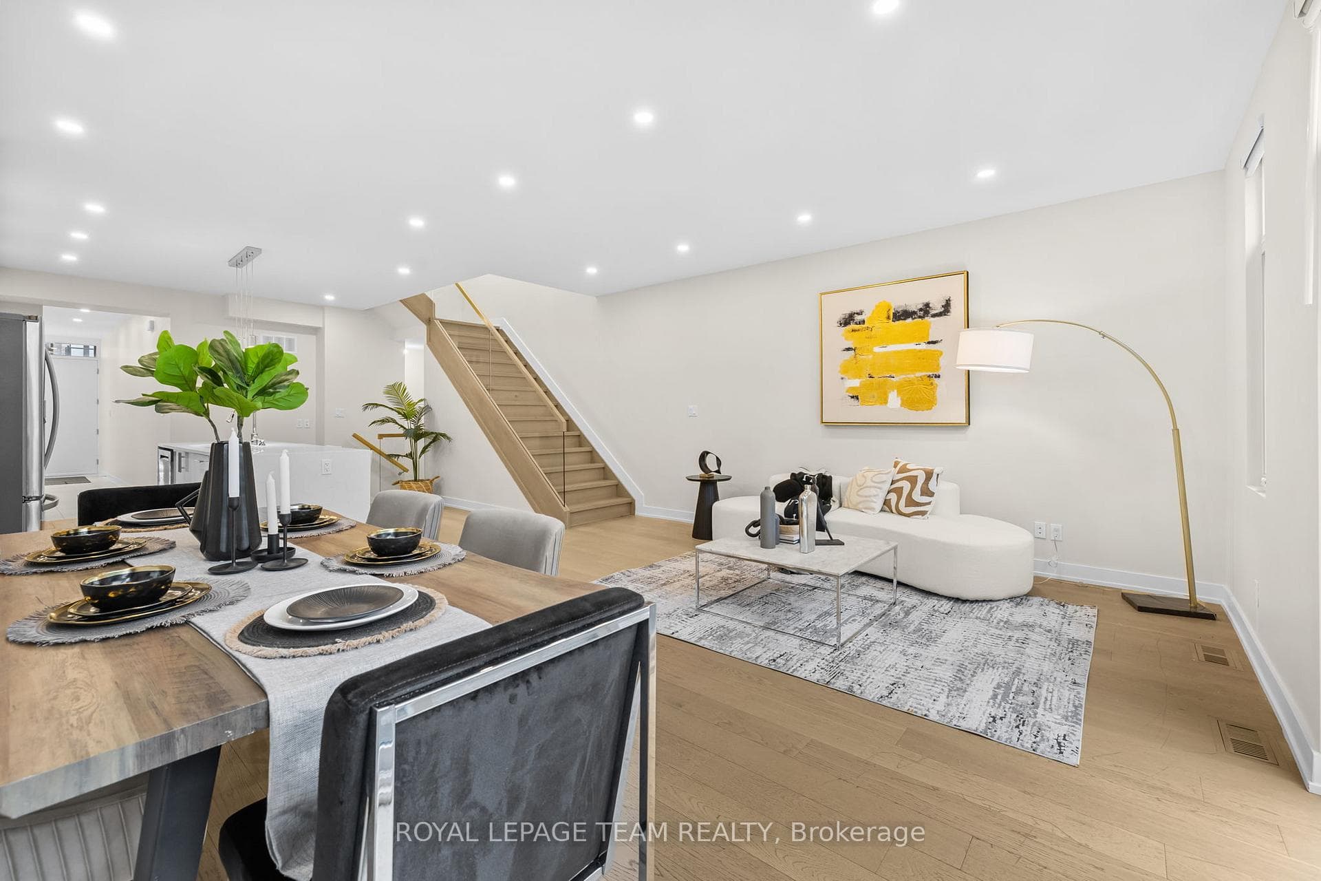 498 Wentworth Avenue photo 13