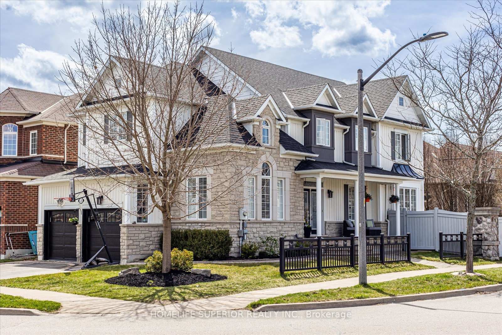 2 Rockland Crescent photo 2