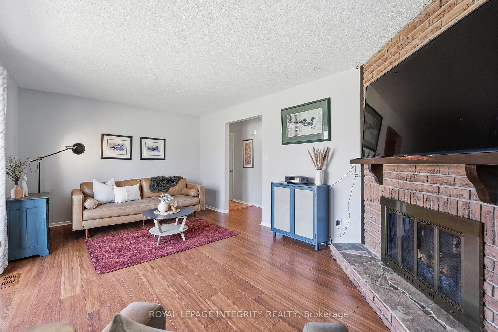 776 Vinette Crescent photo 6