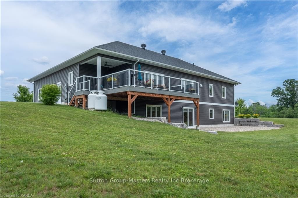 114 ERNEST Way photo 5