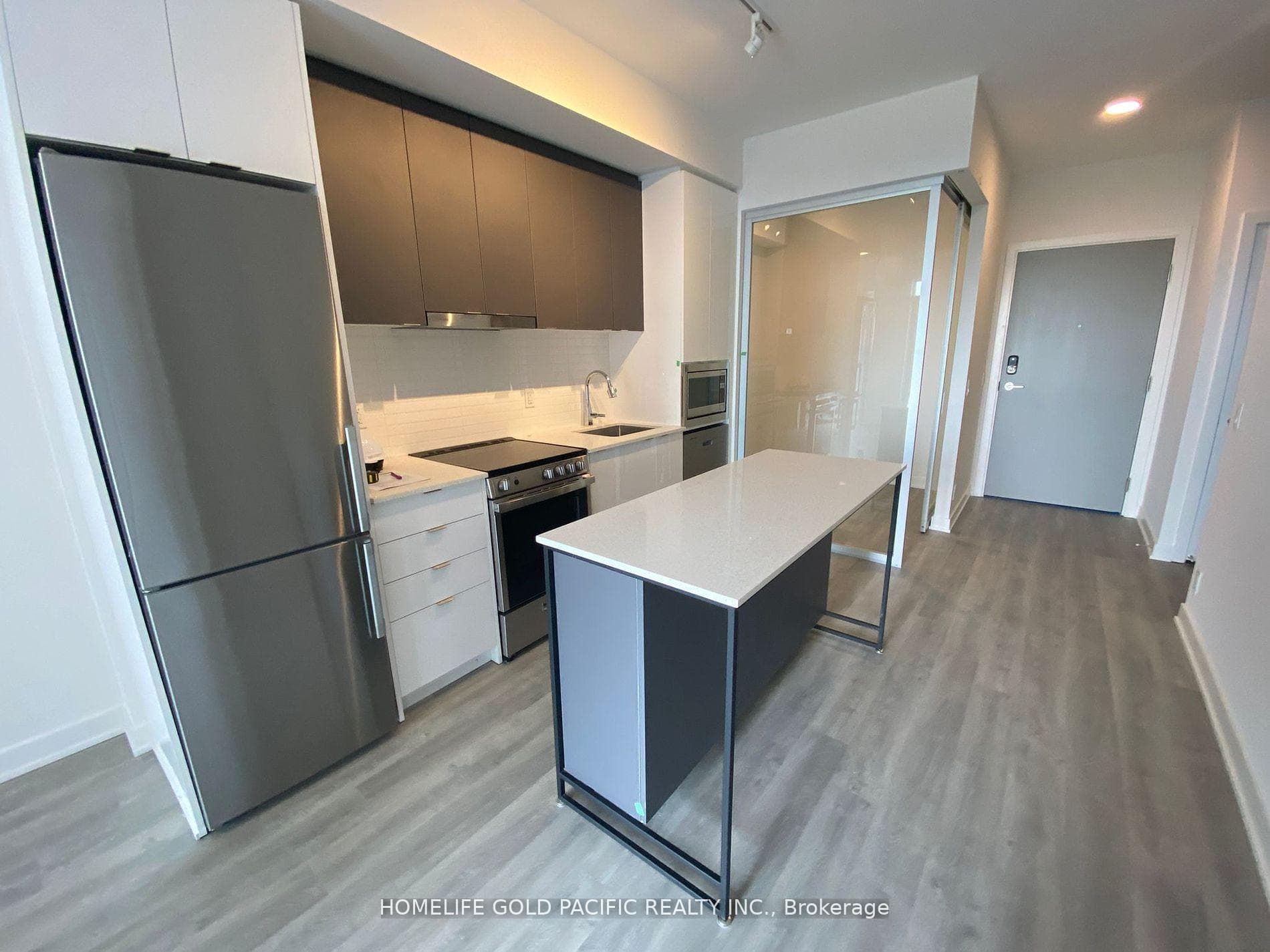 50 Upper Mall Way Unit 1004 photo 2