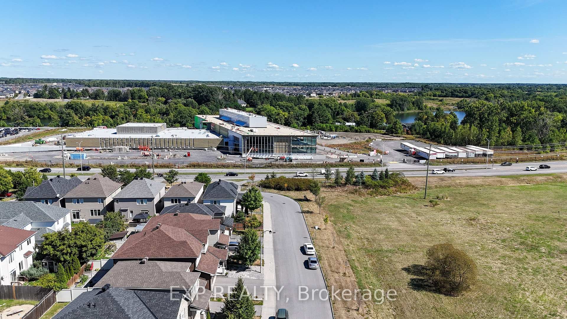 3545 Woodroffe Avenue photo 47
