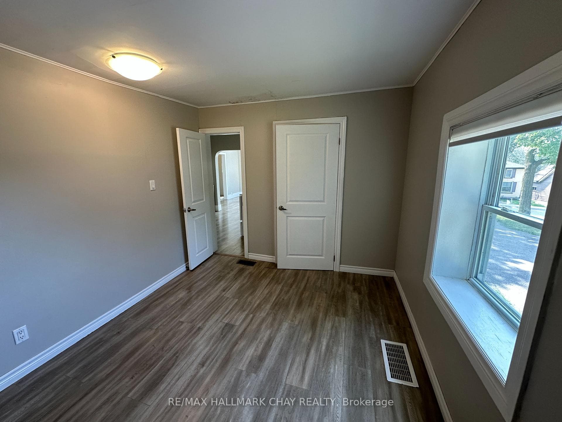 270 Moffat Street Unit A photo 11