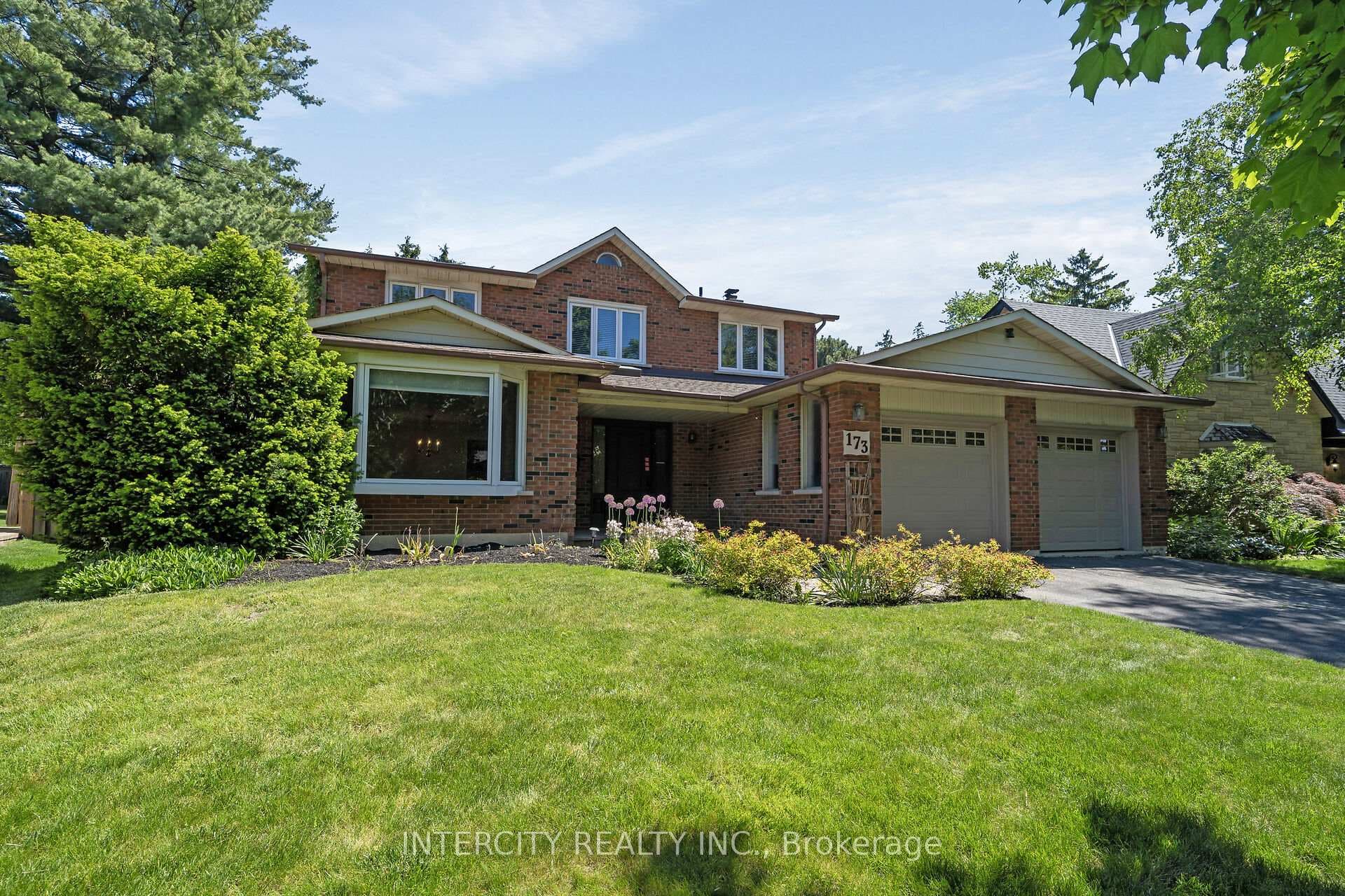 173 All Saints Crescent photo 2