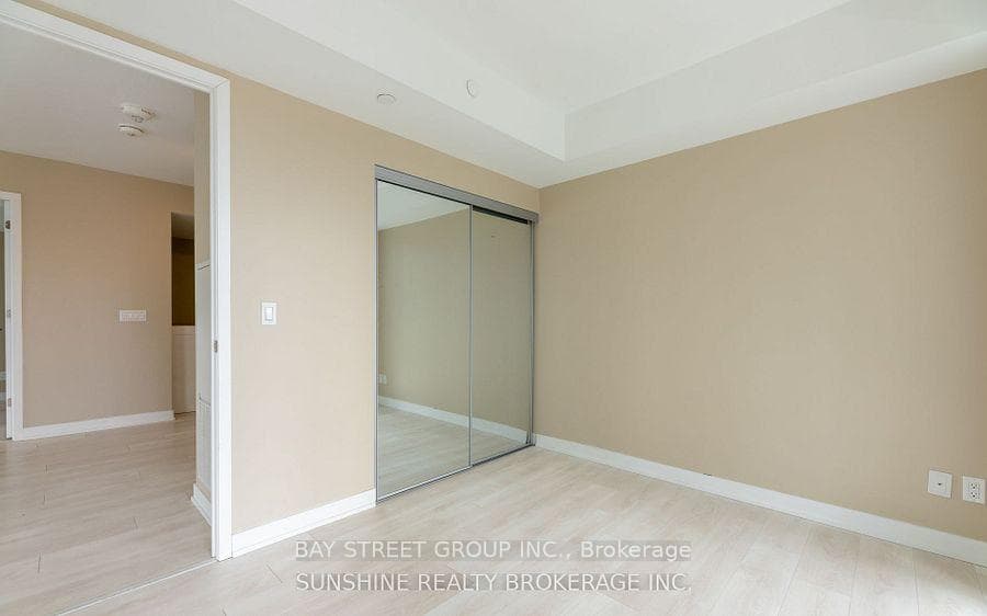 501 Yonge Street Unit 4712 photo 11