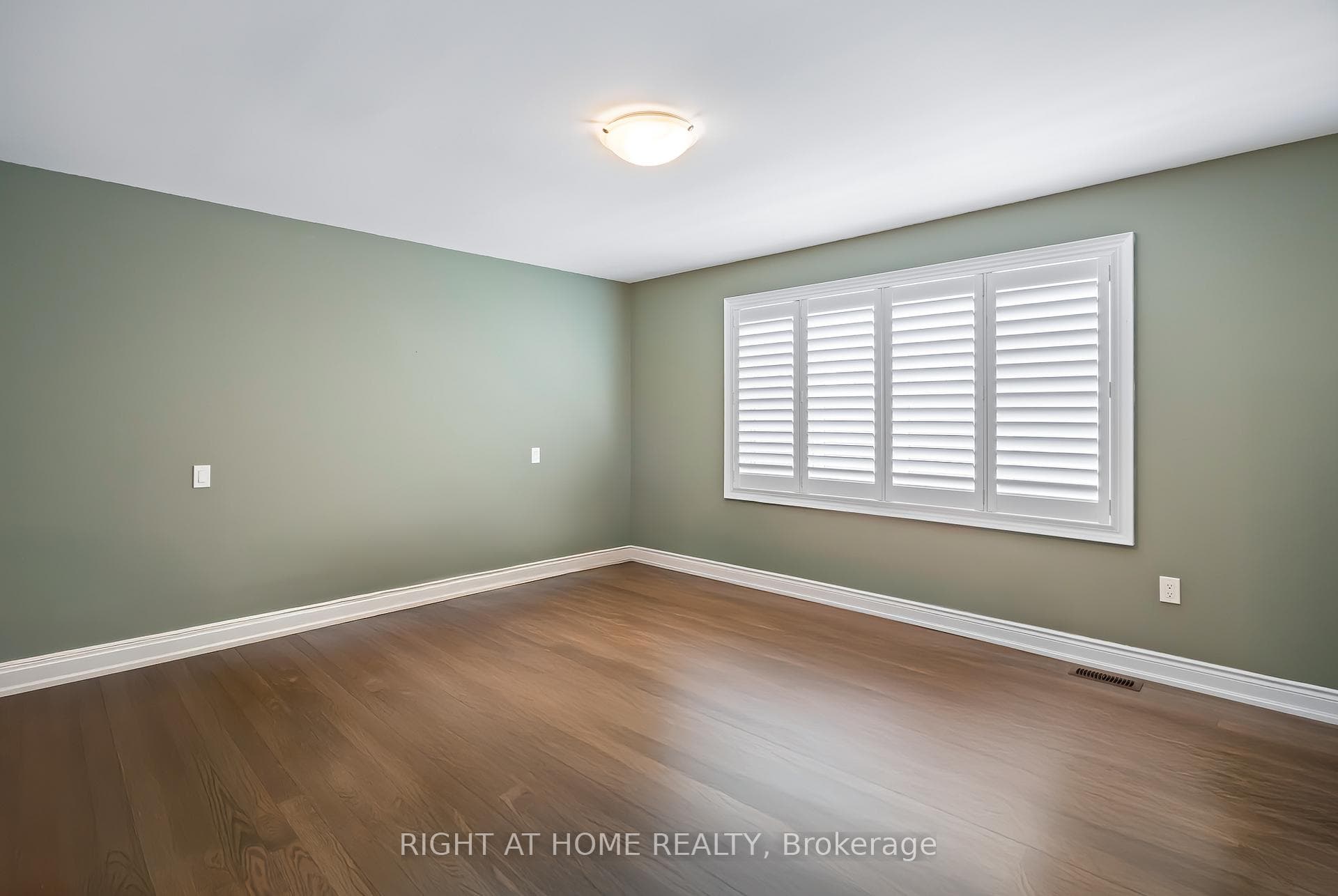 7 Windsor Circle photo 21