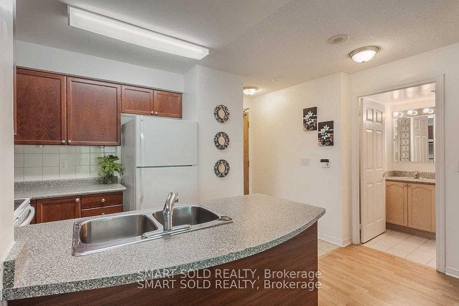 5508 Yonge Street Unit 706 photo 11