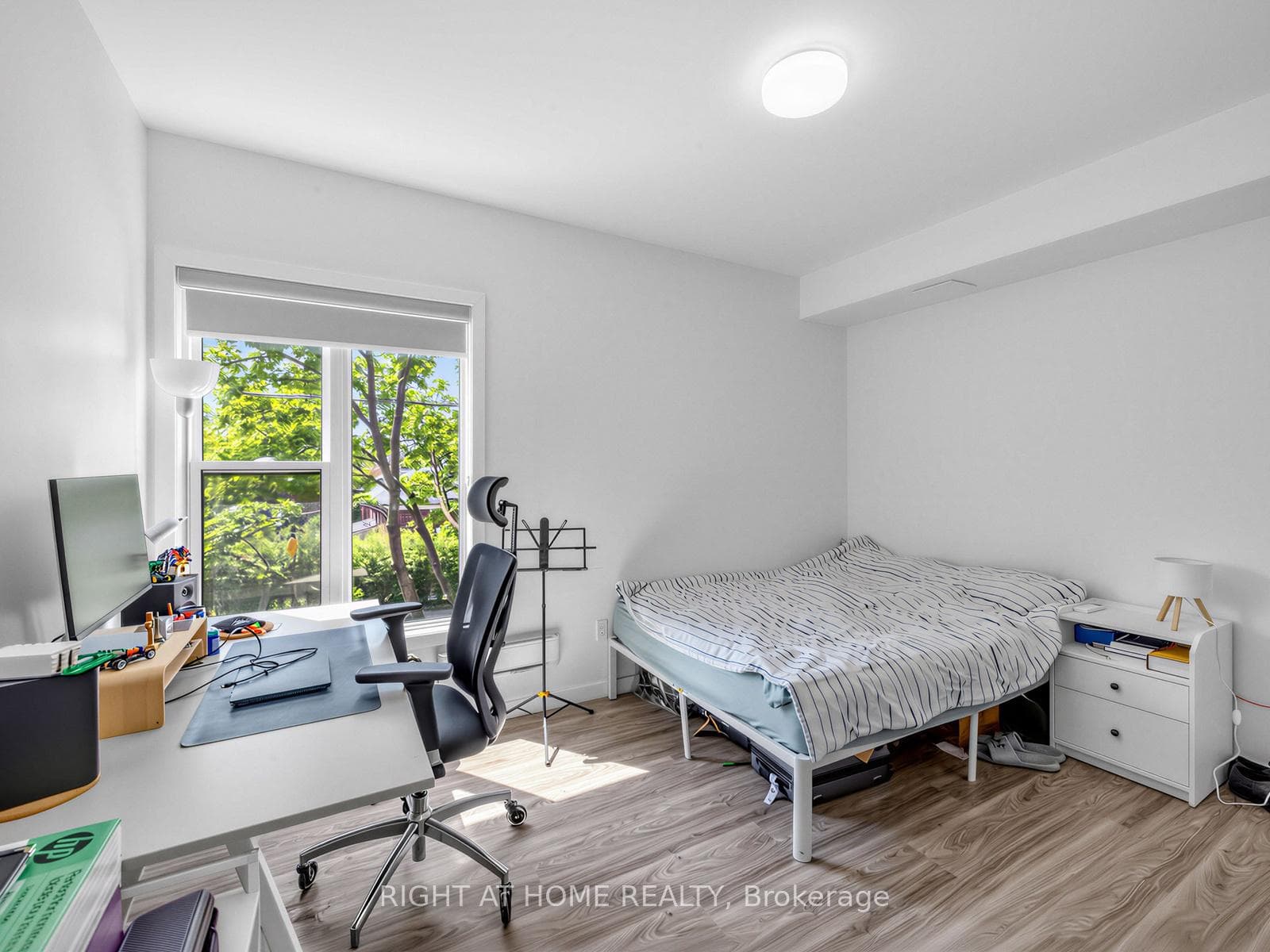 148 Glenlake Avenue Unit #8 photo 14