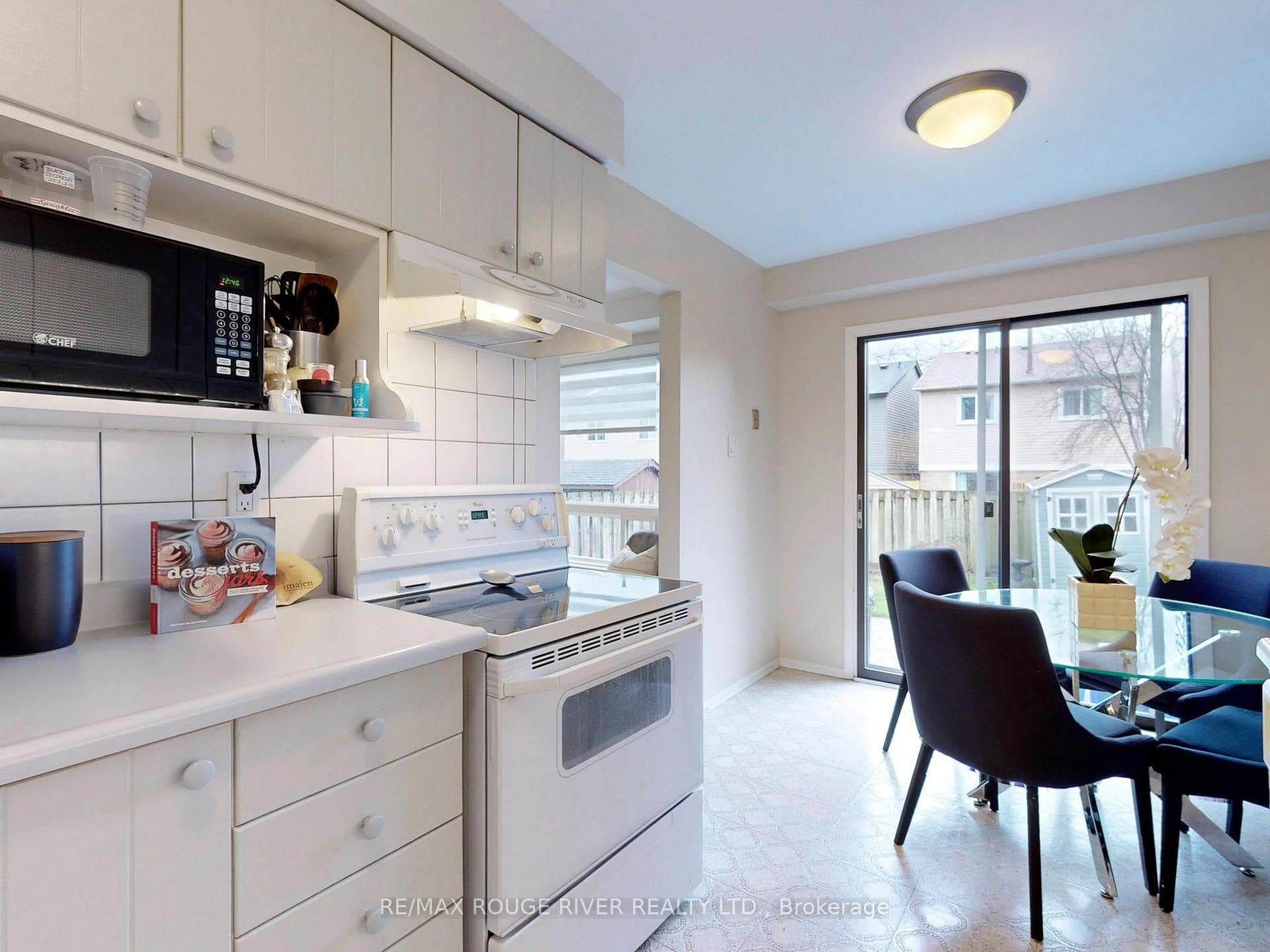 7 Greenfield Crescent photo 9