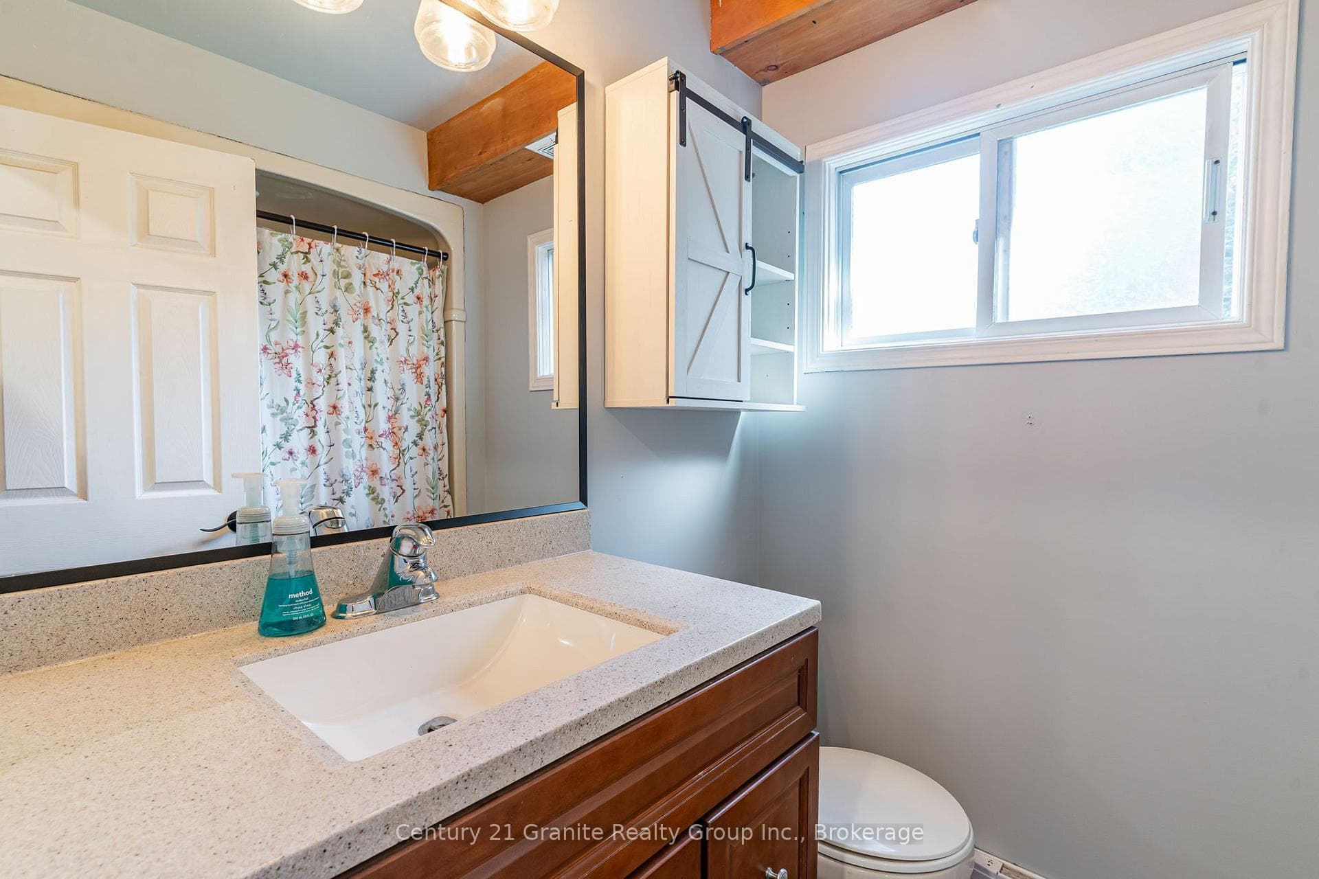 1297 Hamilton Road photo 14