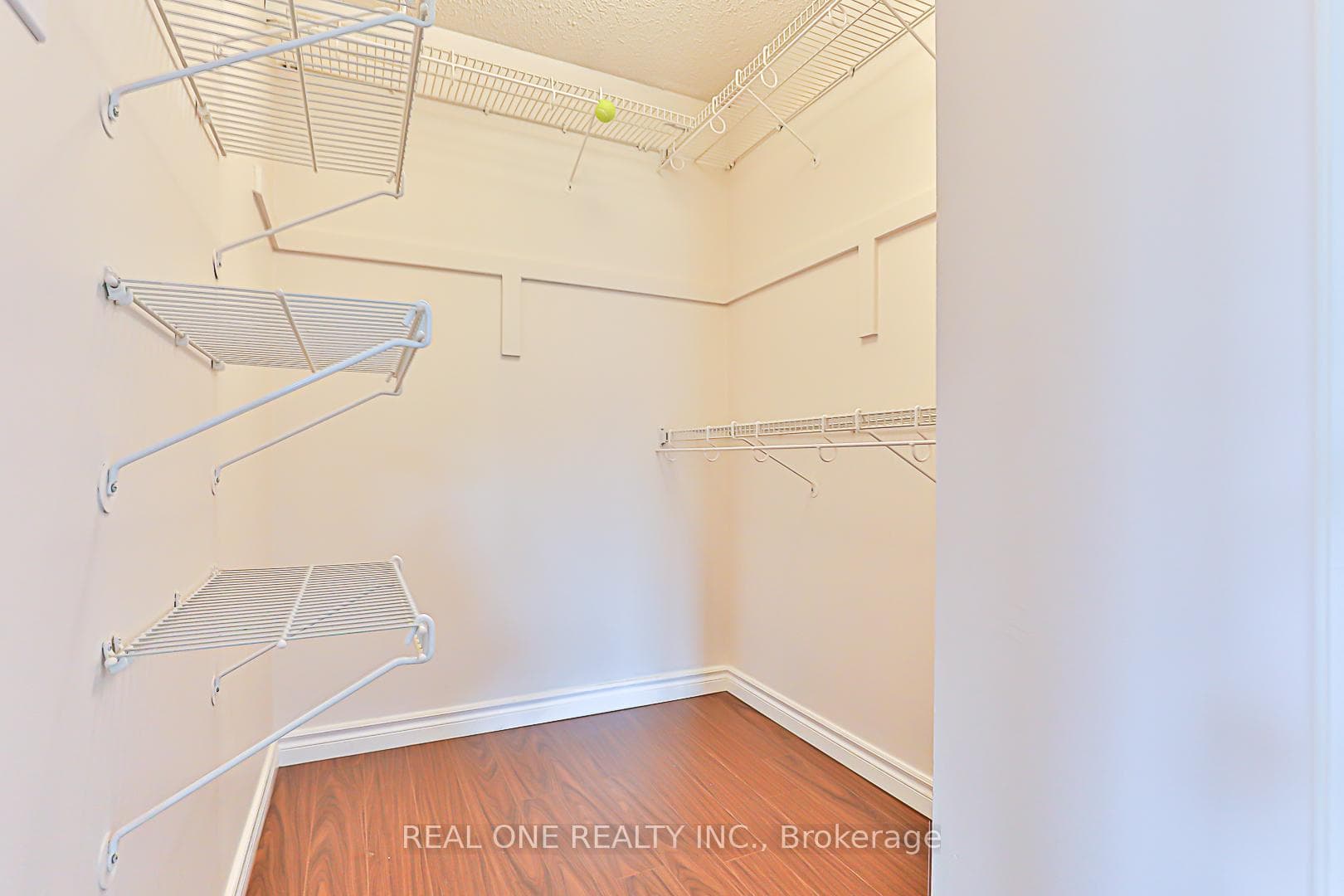 120 Lowe Boulevard photo 33