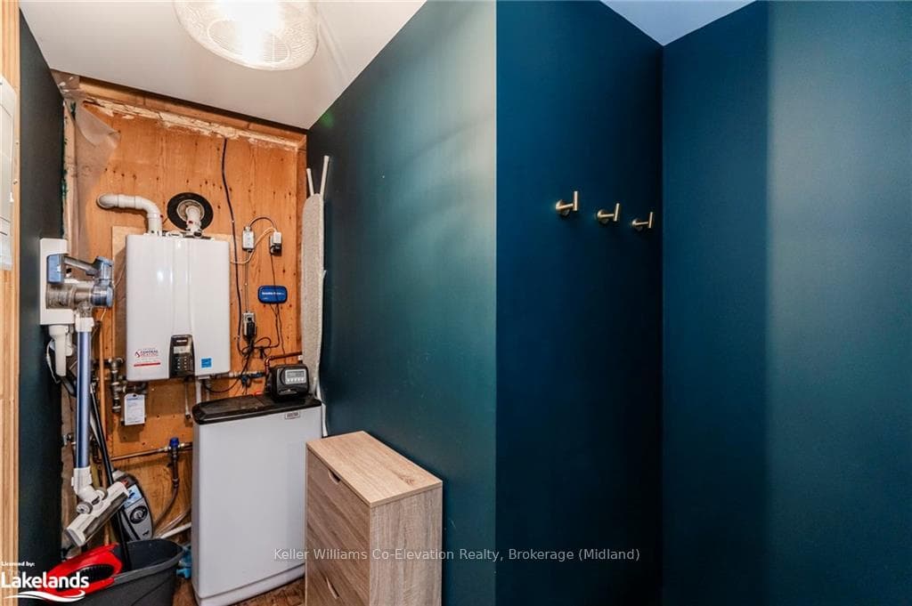 1694 TINY BEACHES Road photo 22