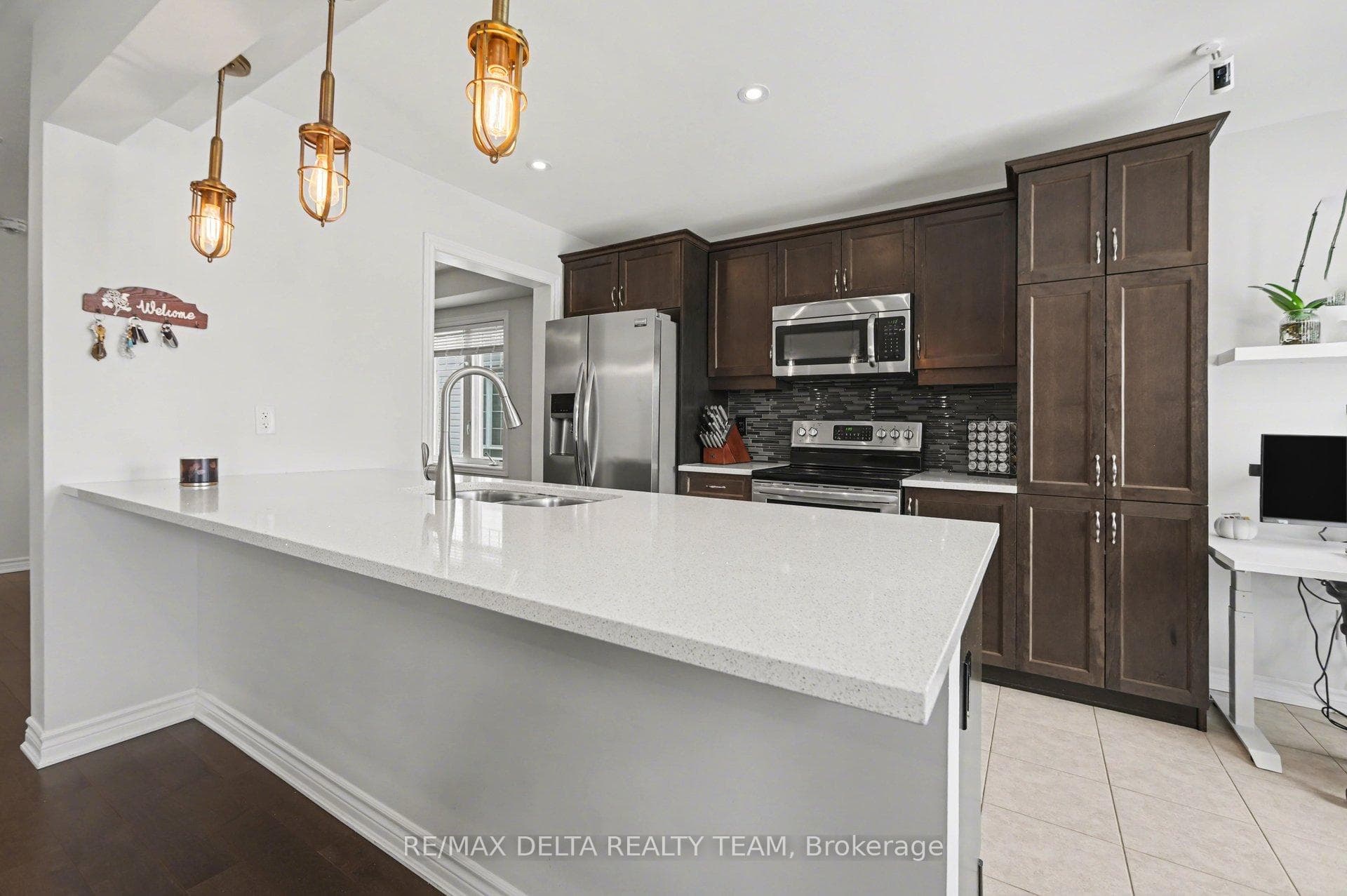 789 Mayfly Crescent photo 9