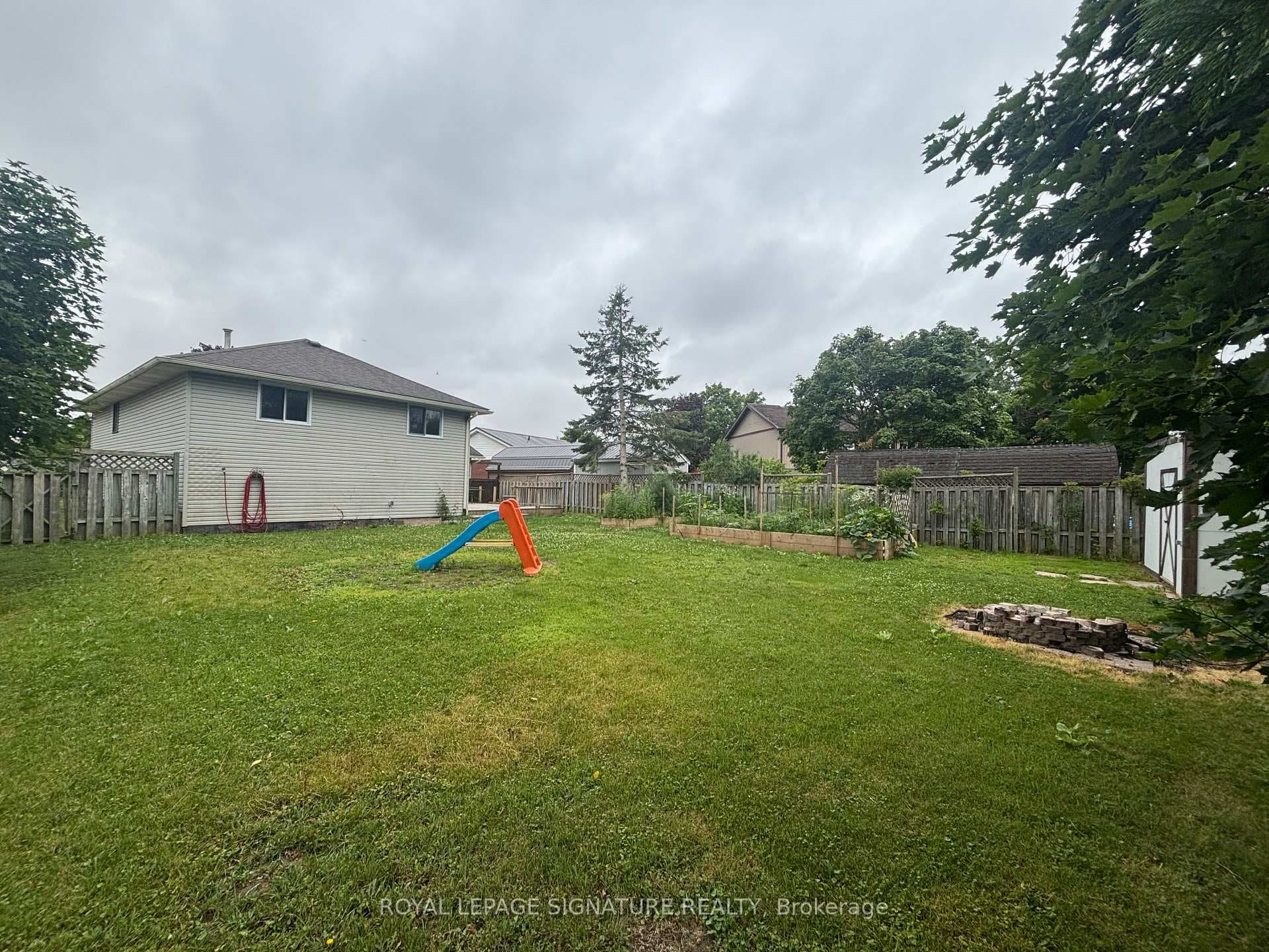 23 Marley Crescent photo 35