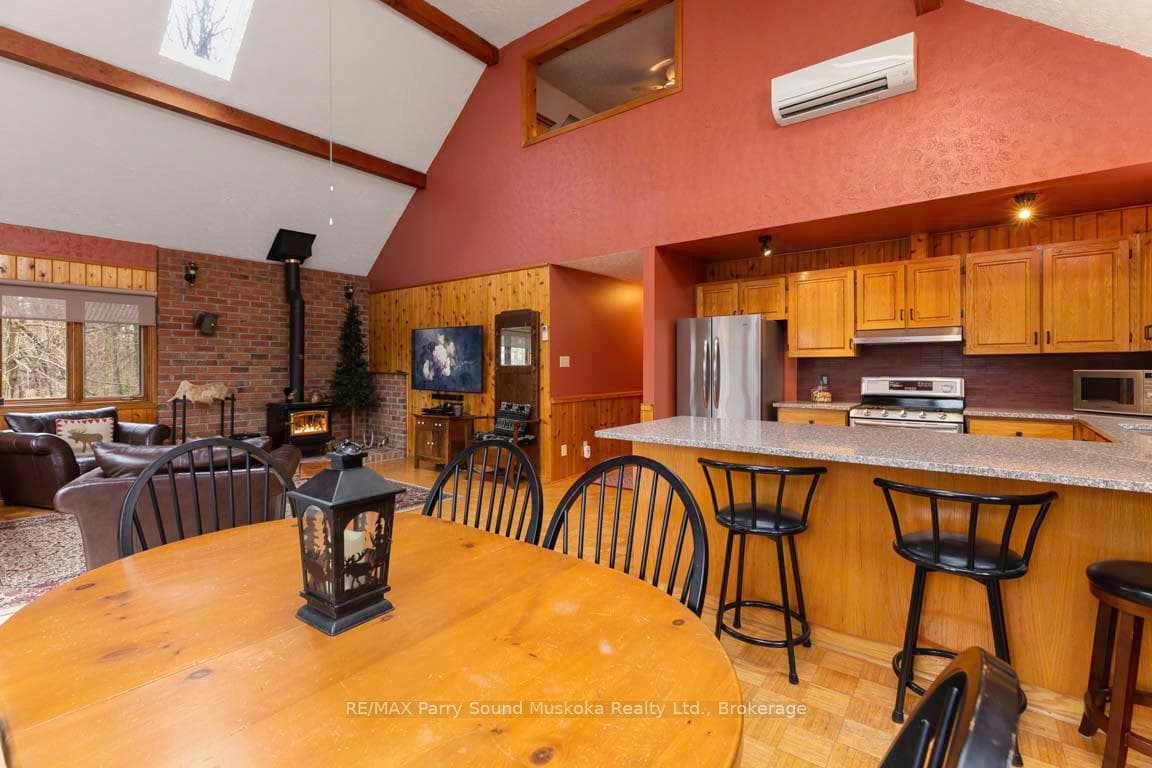 589 Centre Road photo 5