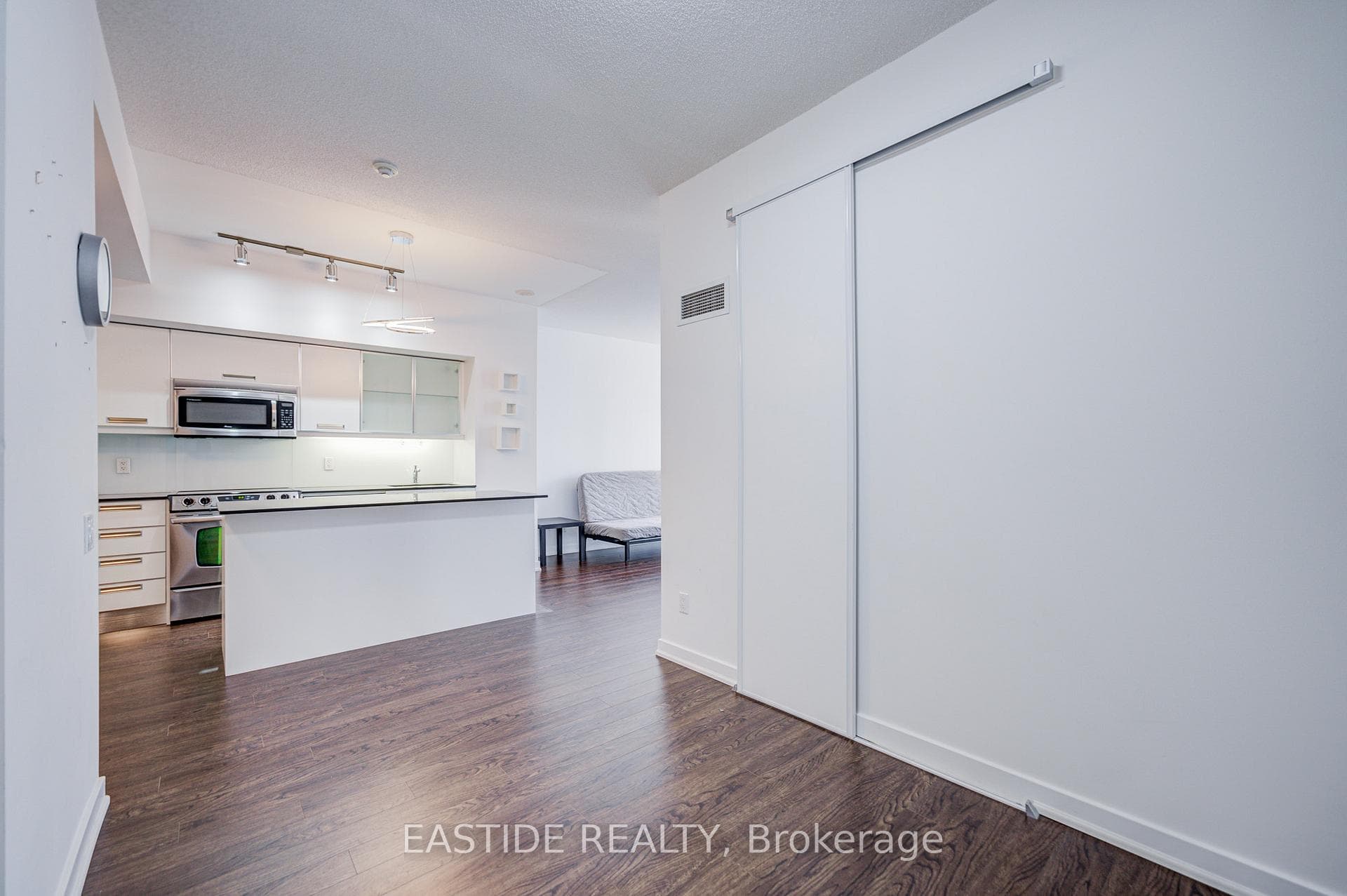 33 Charles Street Unit 807 photo 20