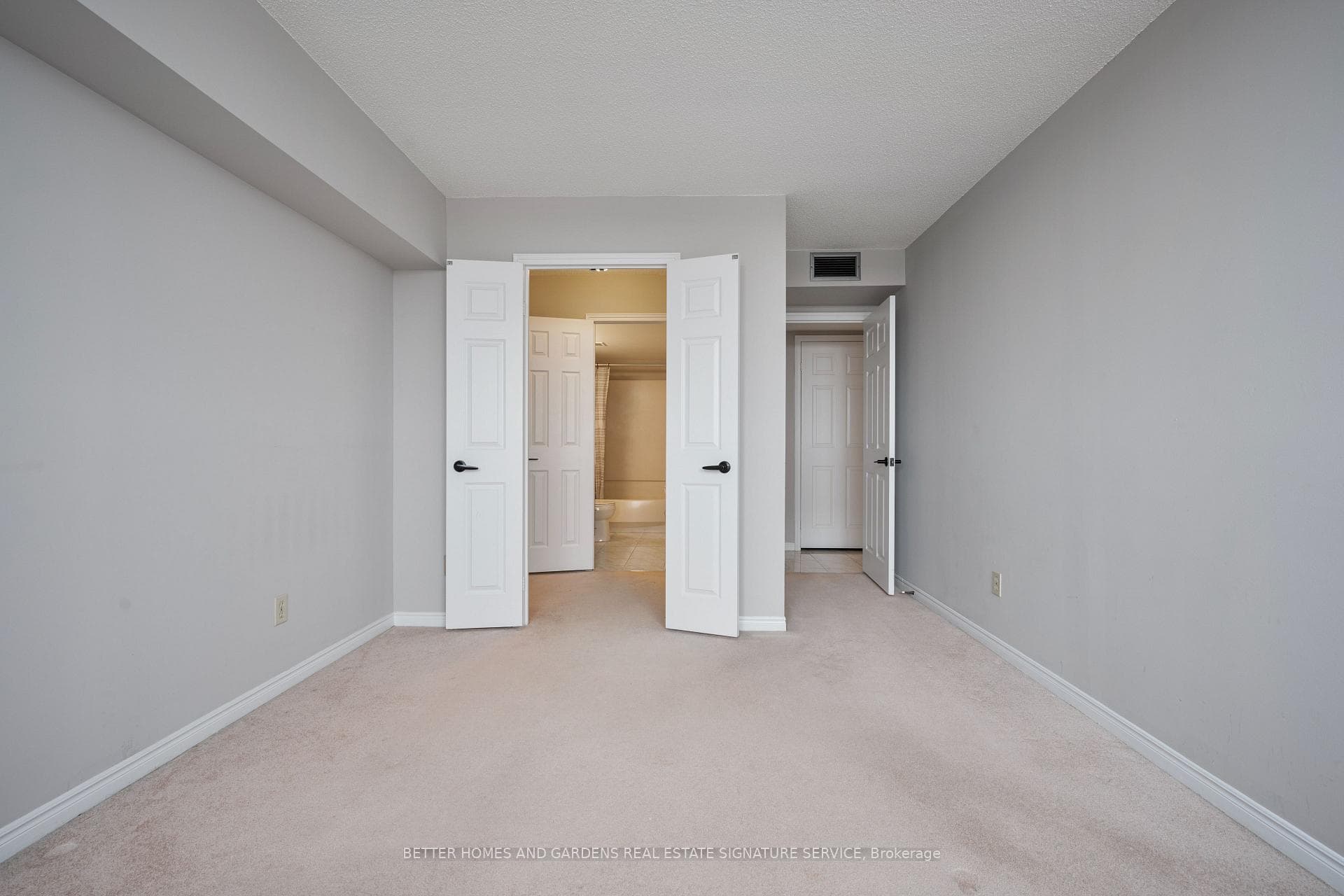 880 Dundas Street Unit 1408 photo 18