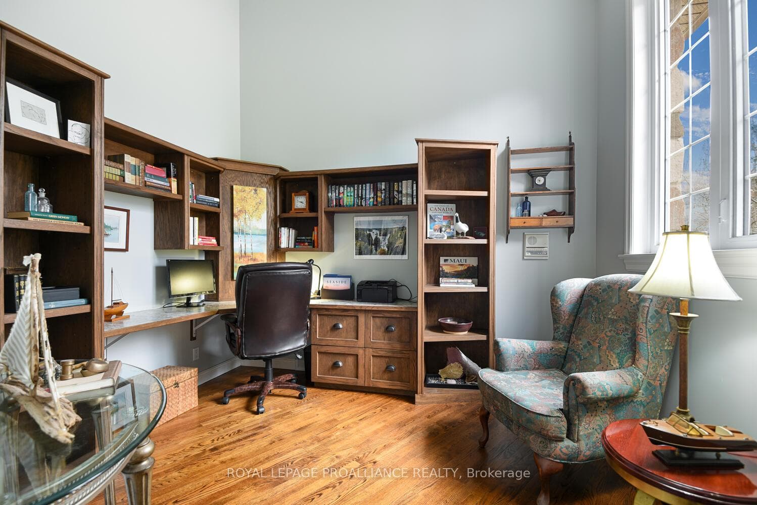 Office close to Secondary Service Entry