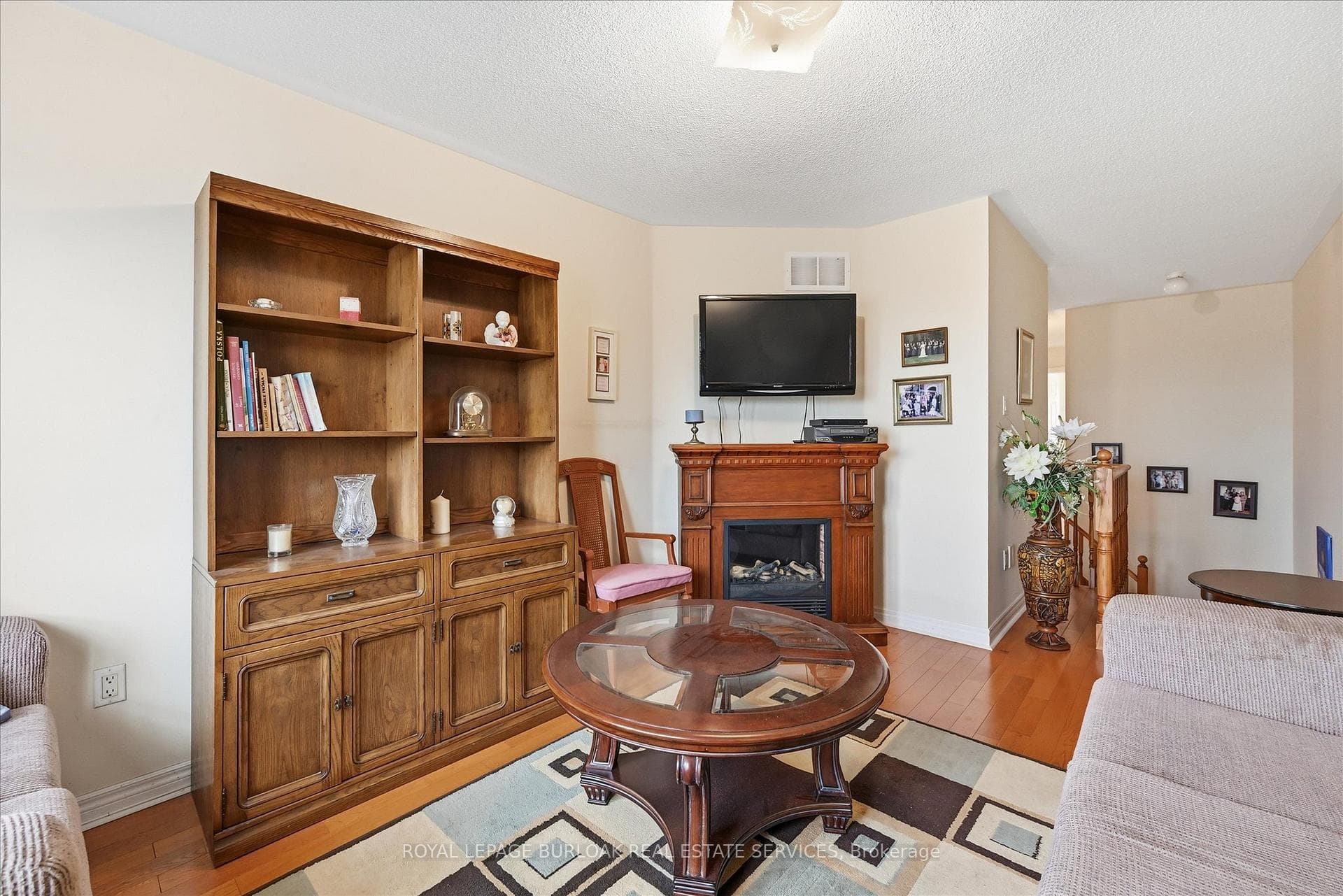 2279 Milford Lane photo 22