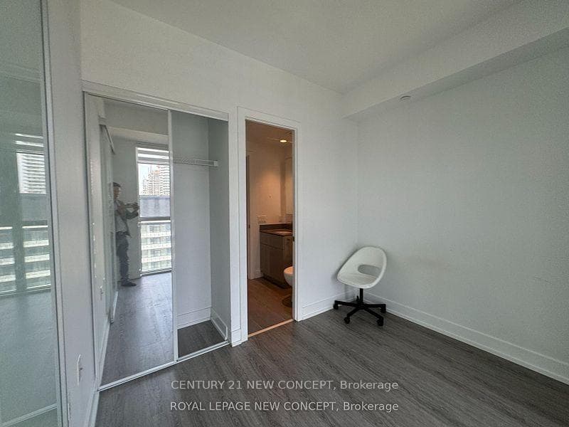 7 Grenville Street Unit 4605 photo 21