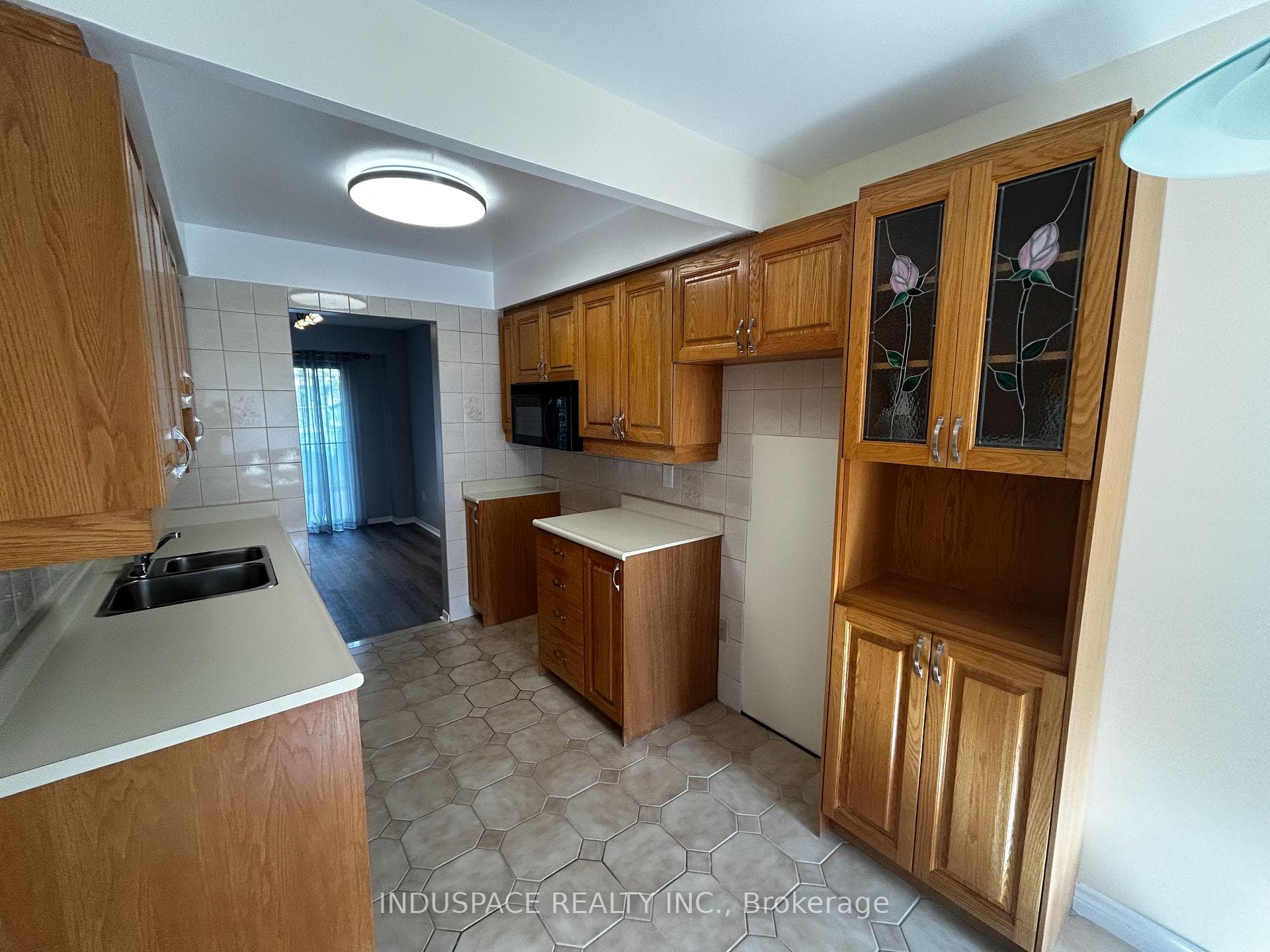 45 Granada Crescent photo 9