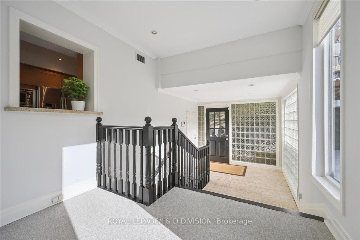 65 Chatsworth Drive photo 17